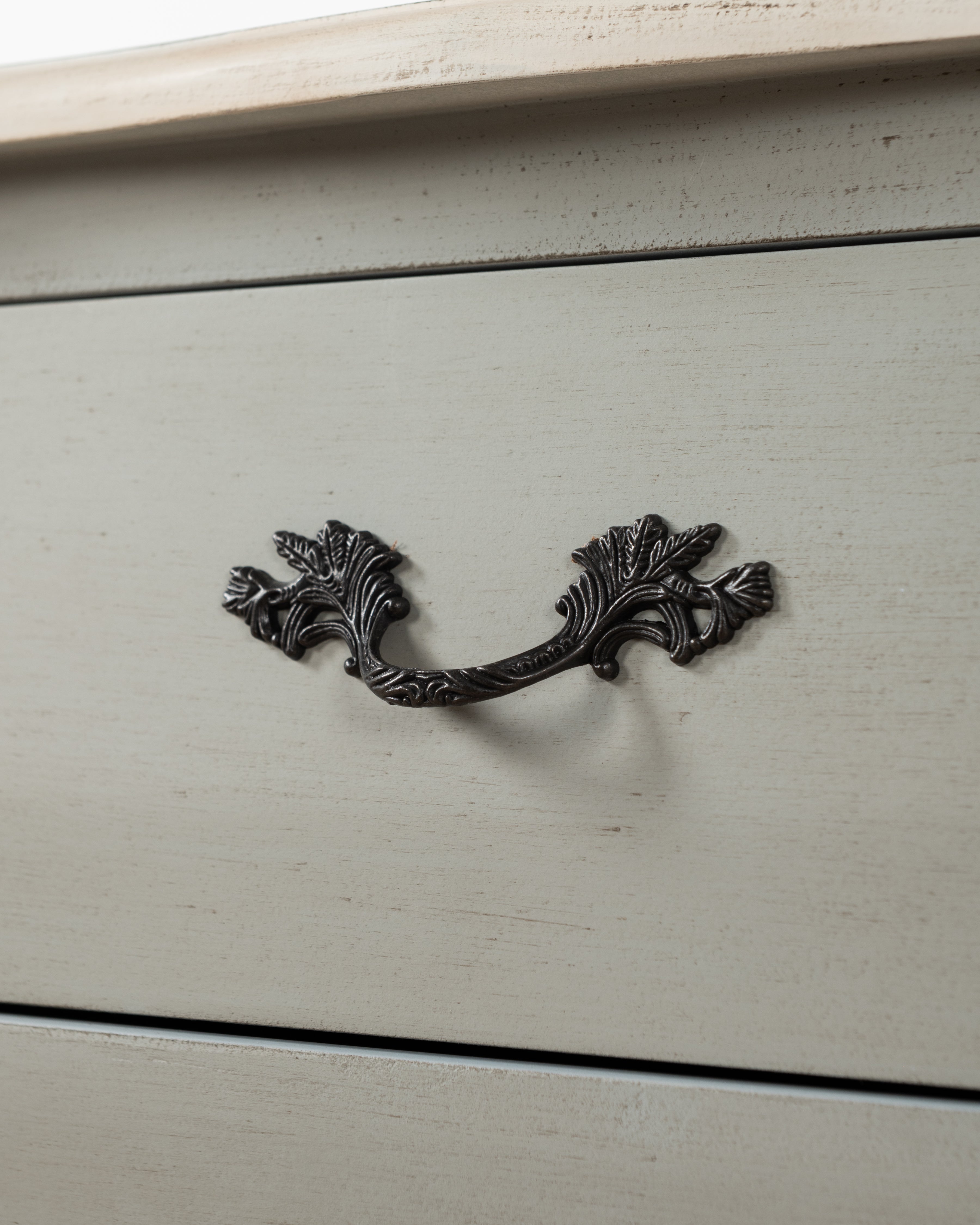 Atelier Madeleine Bedside