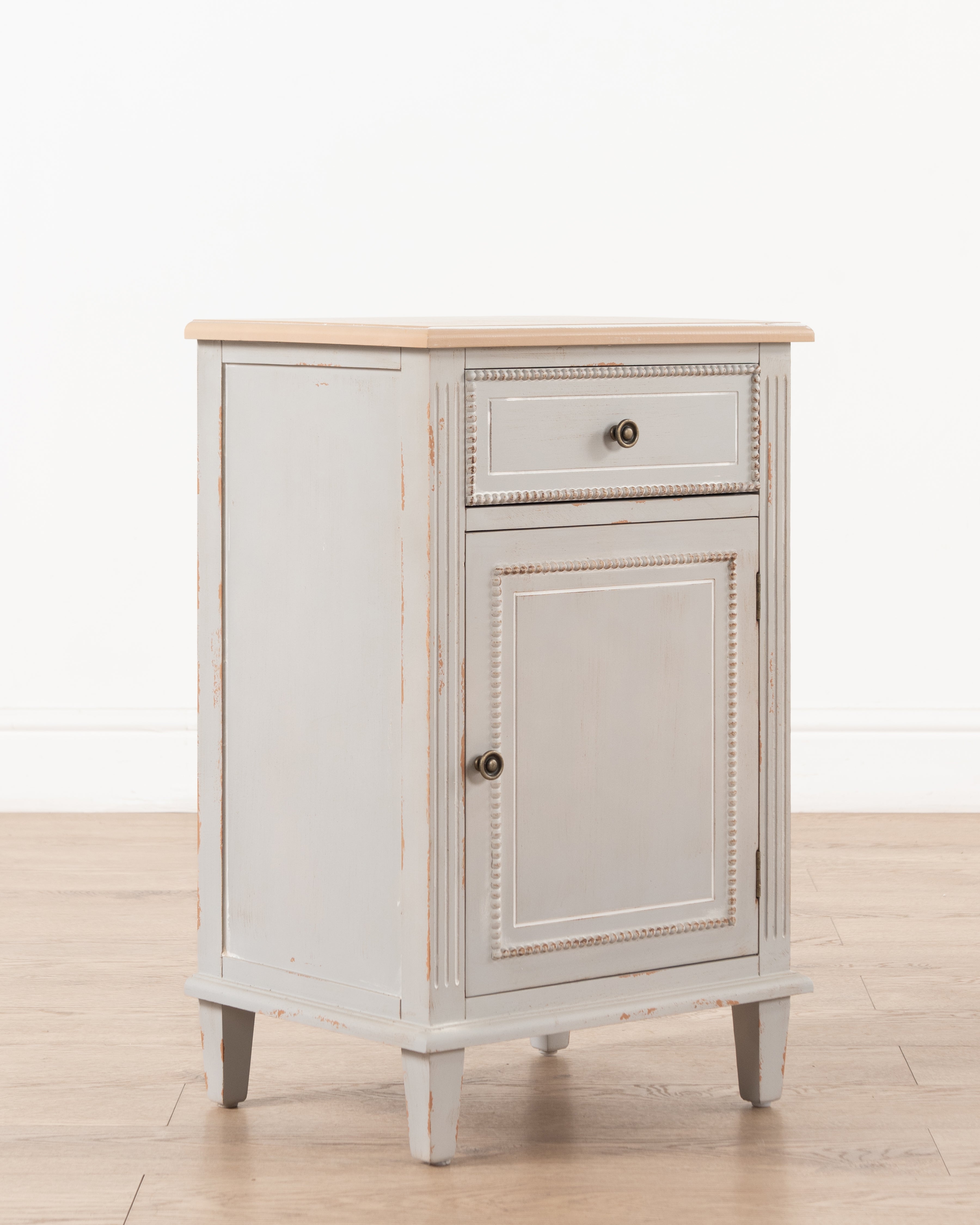 Henri bedside table