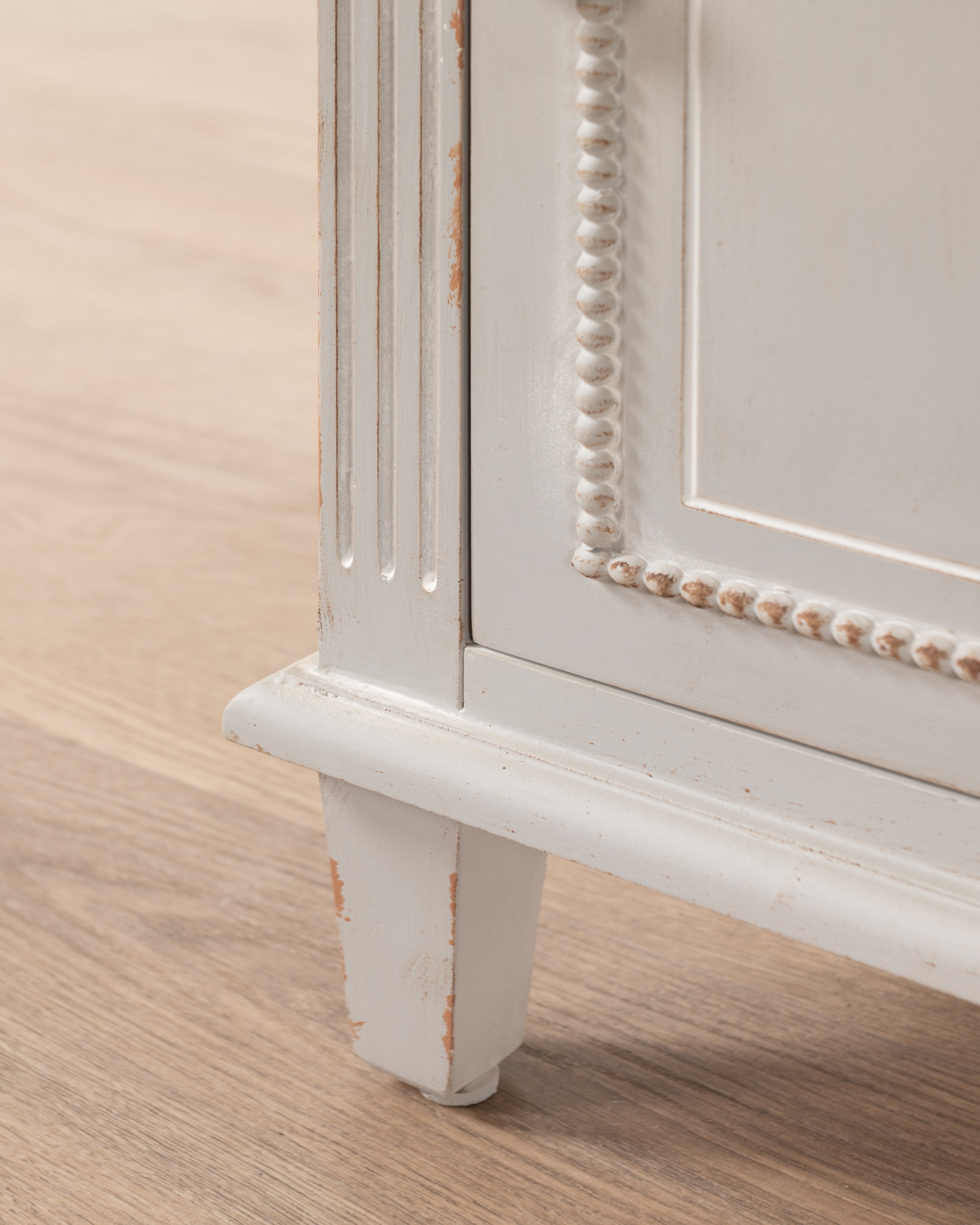 Henri bedside table