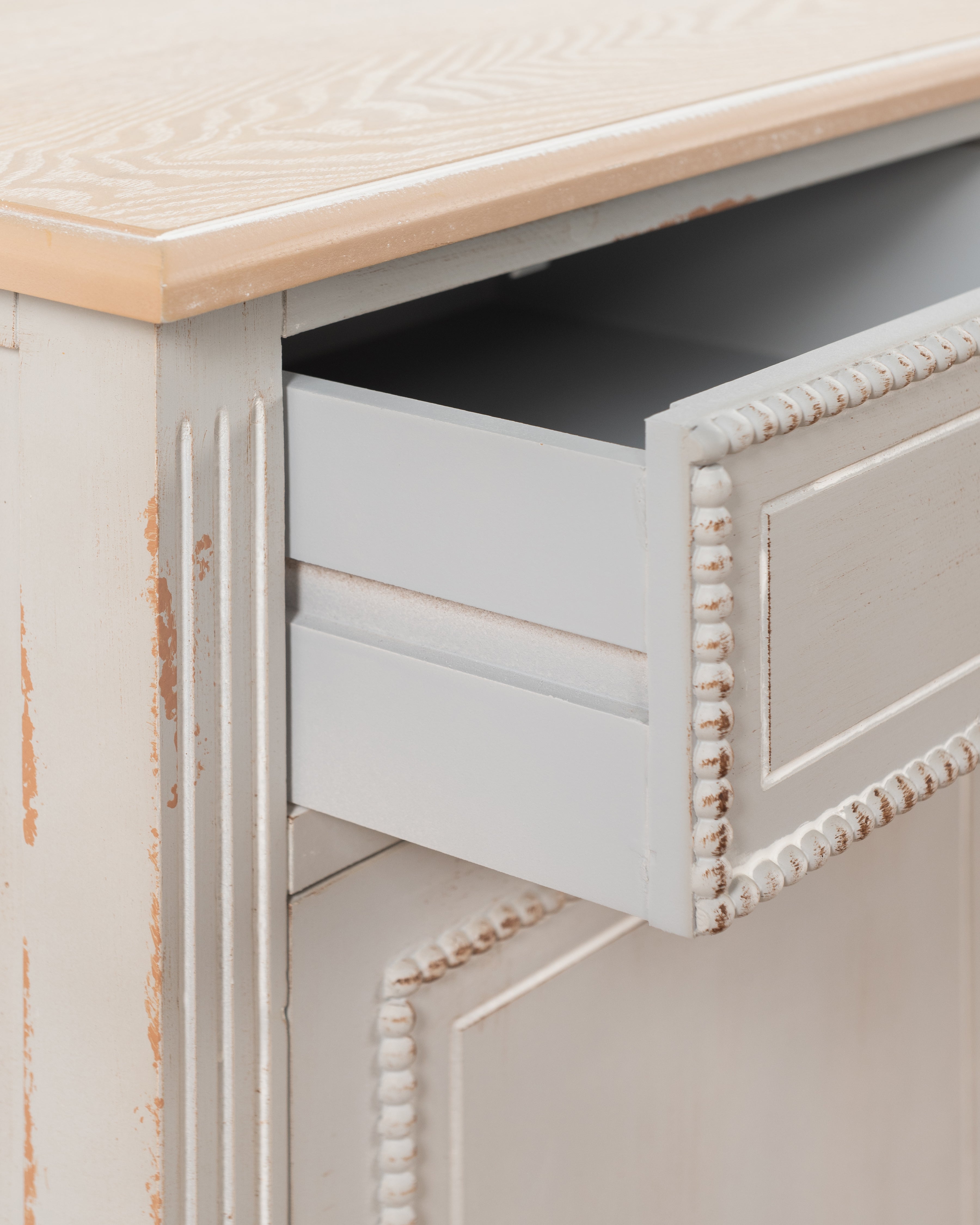 Henri bedside table