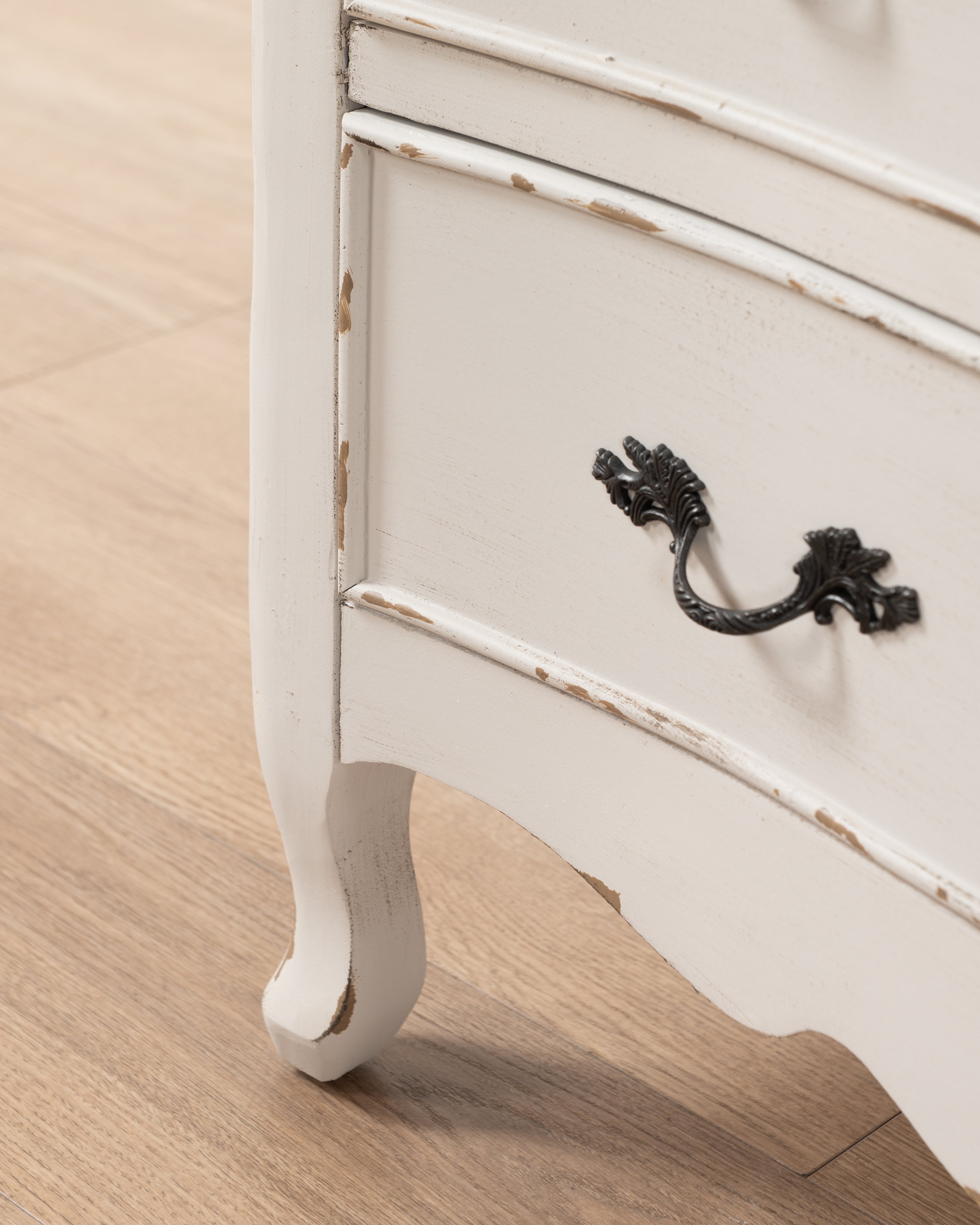 Estelle Chest of Drawers | Antique white