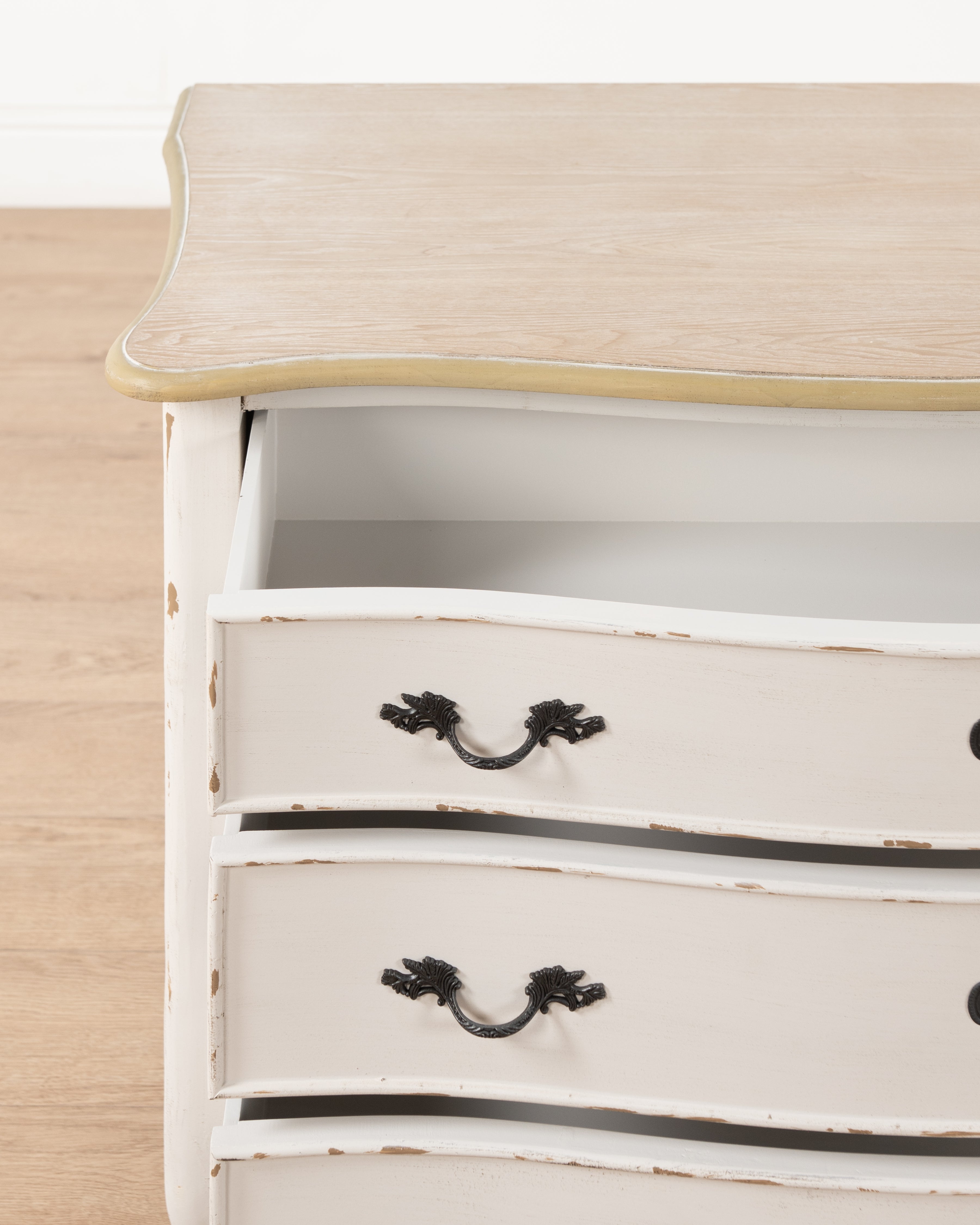 Estelle Chest of Drawers | Antique white