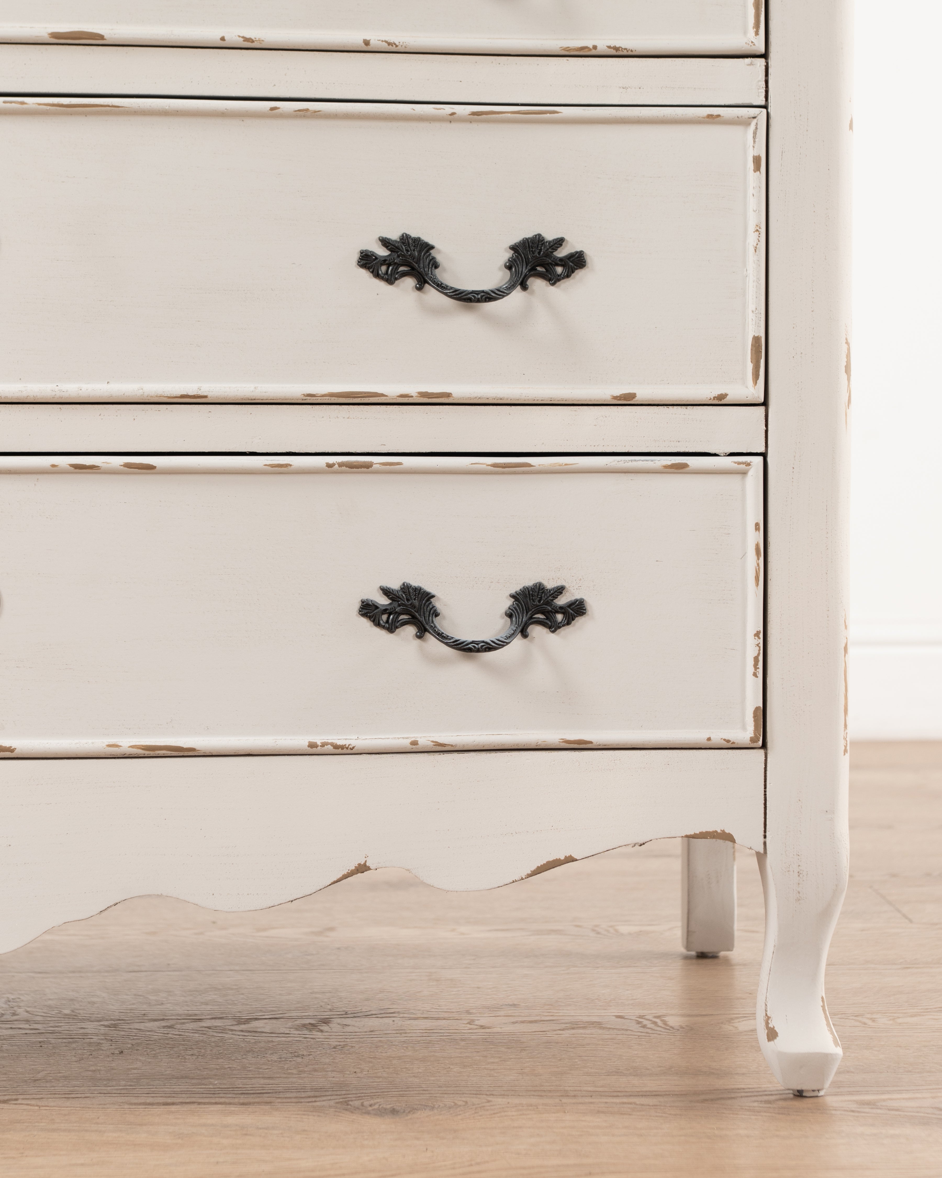Estelle Chest of Drawers | Antique white
