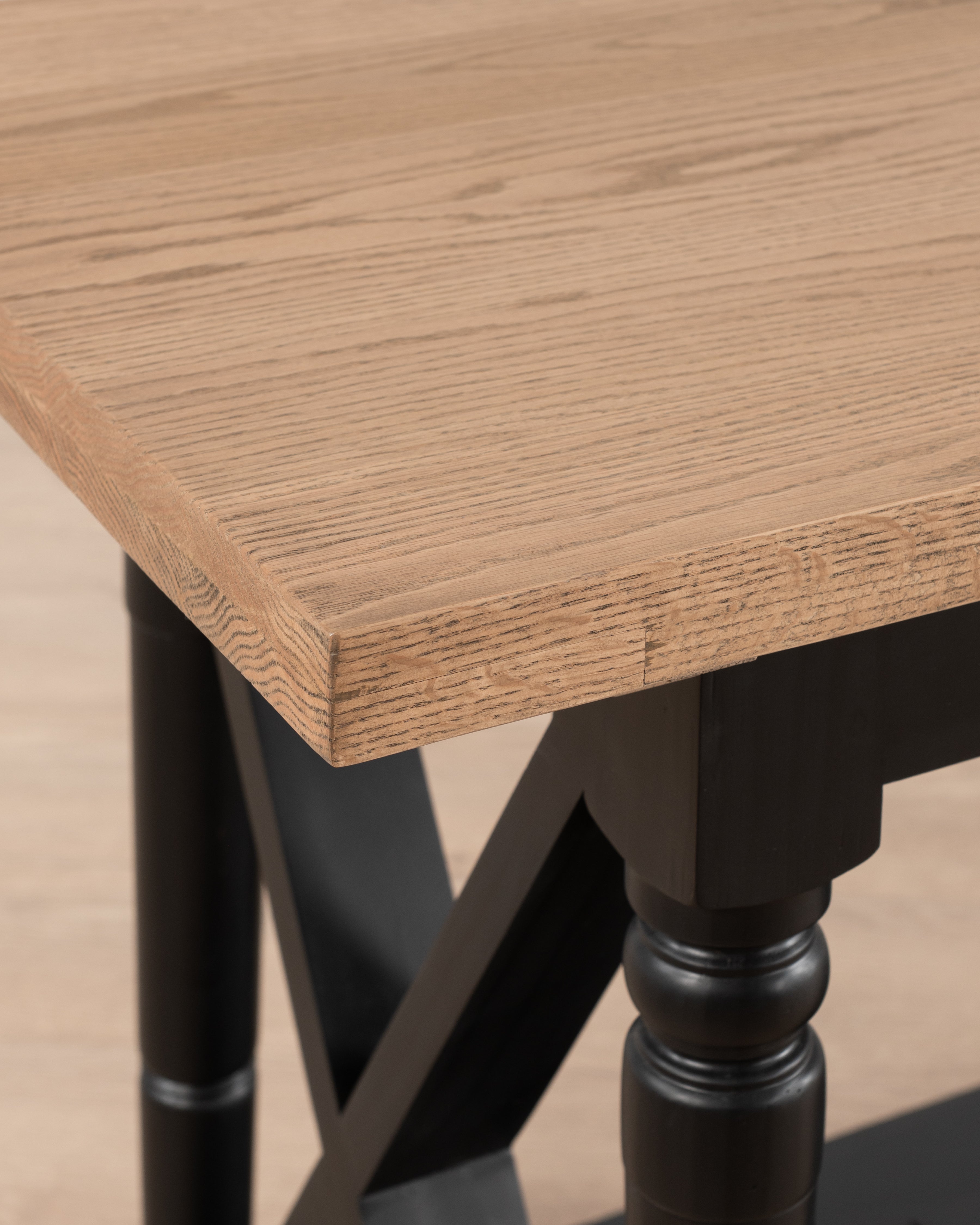 Oxford Cross-Leg Server