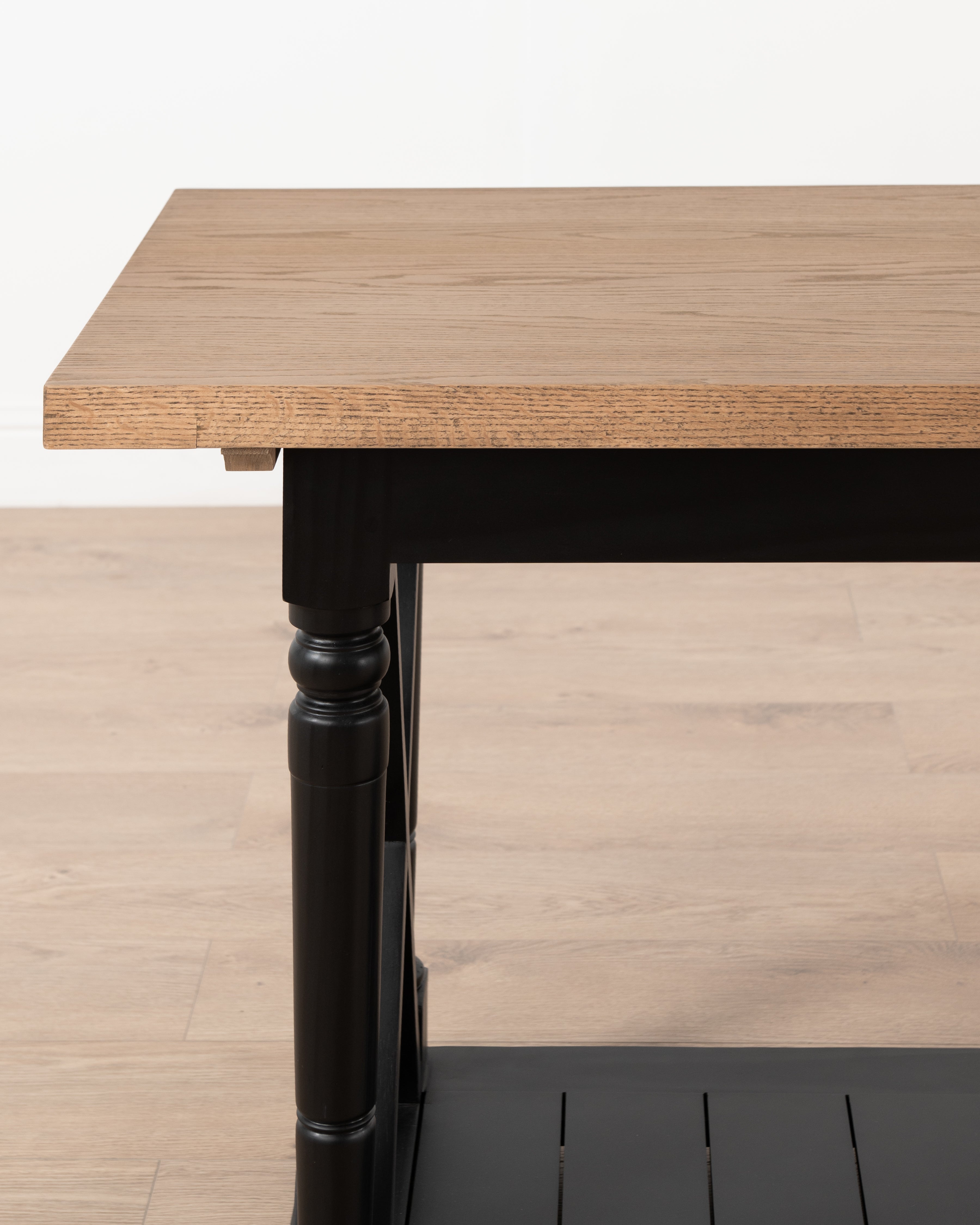 Oxford Cross-Leg Server