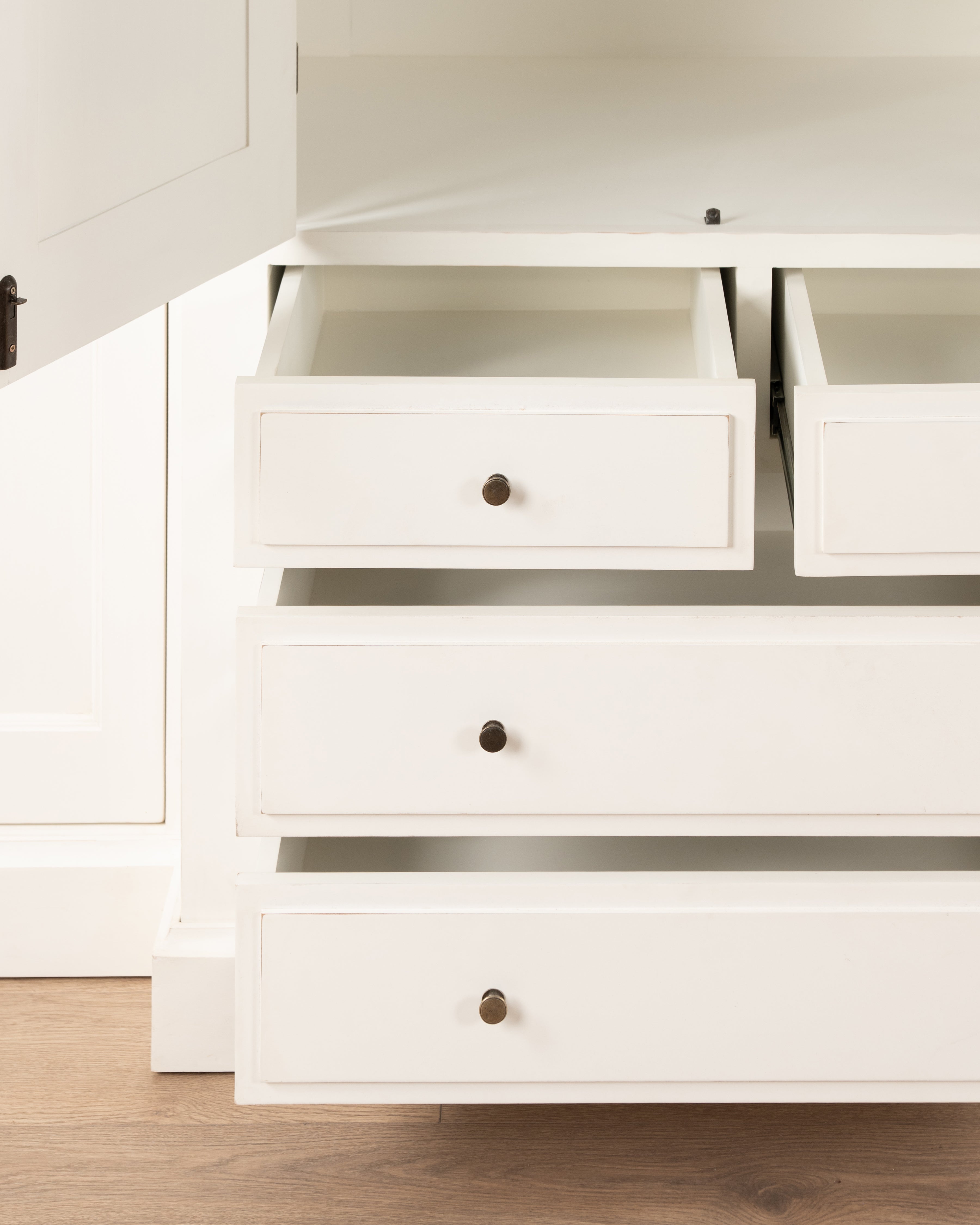 Hampshire 4 Door Wardrobe | 4 Drawers - White