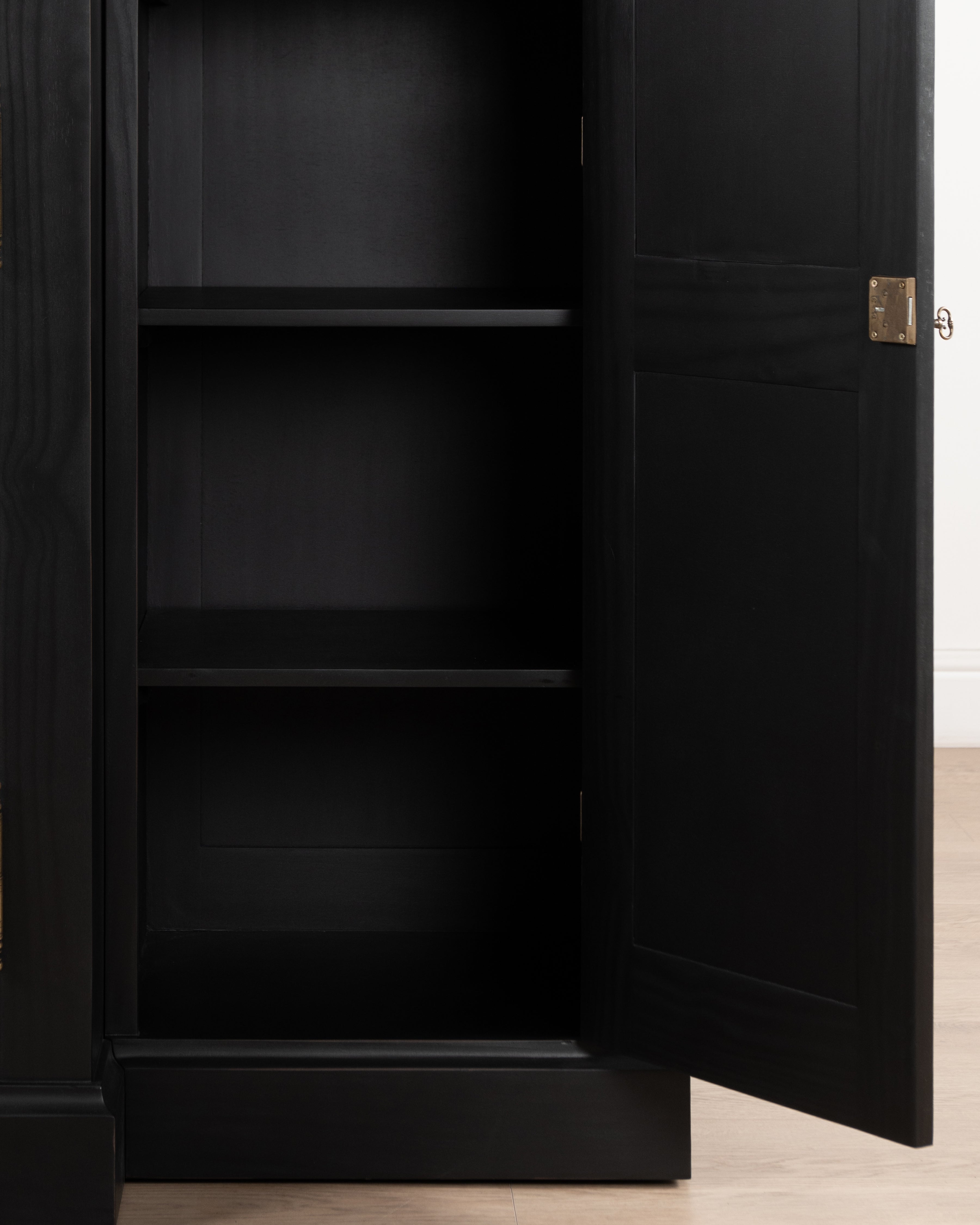 Hampshire Four Door Wardrobe | 4 Drawers