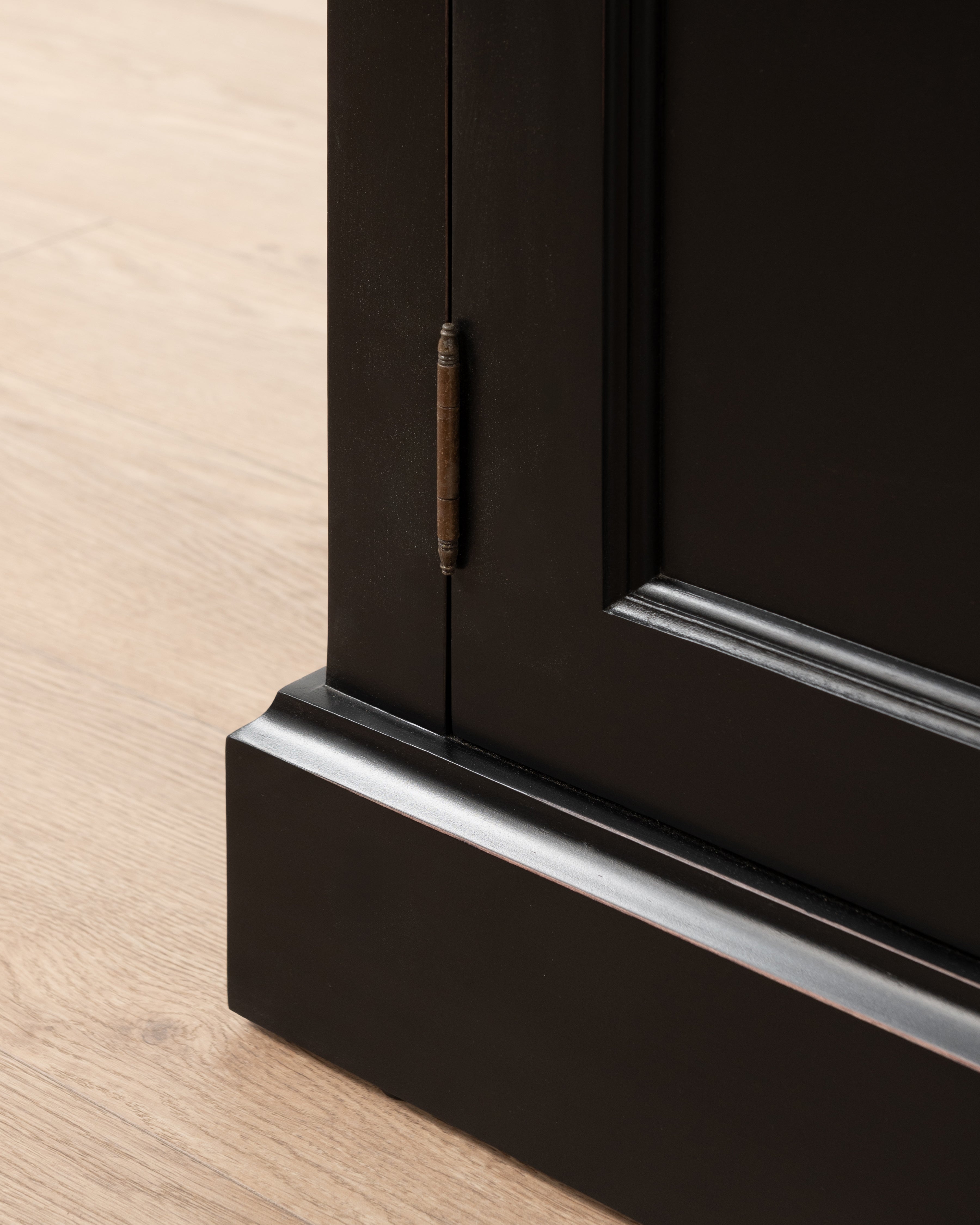 Hampshire Server | Weathered Oak and Black Matt