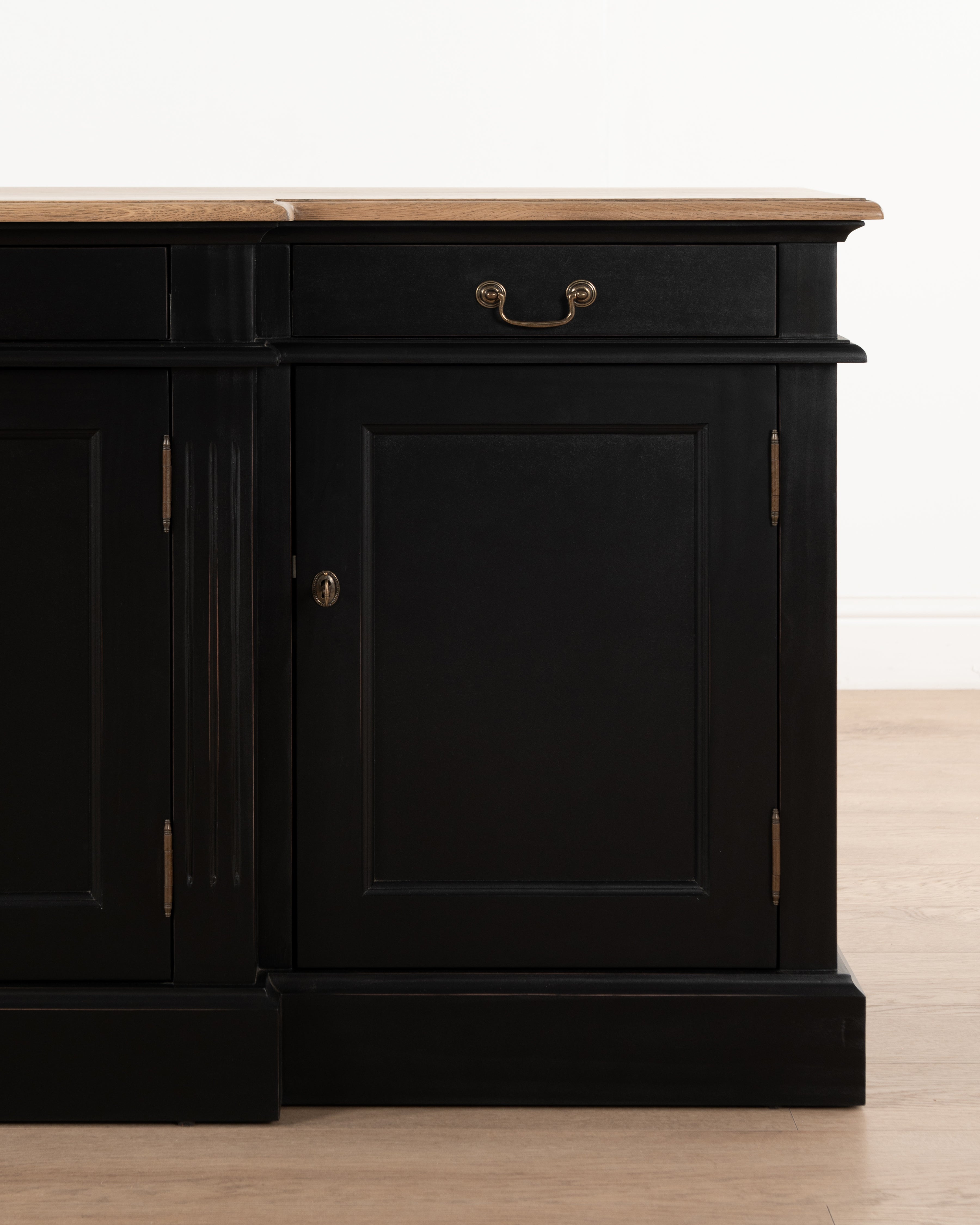 Hampshire Server | Weathered Oak and Black Matt