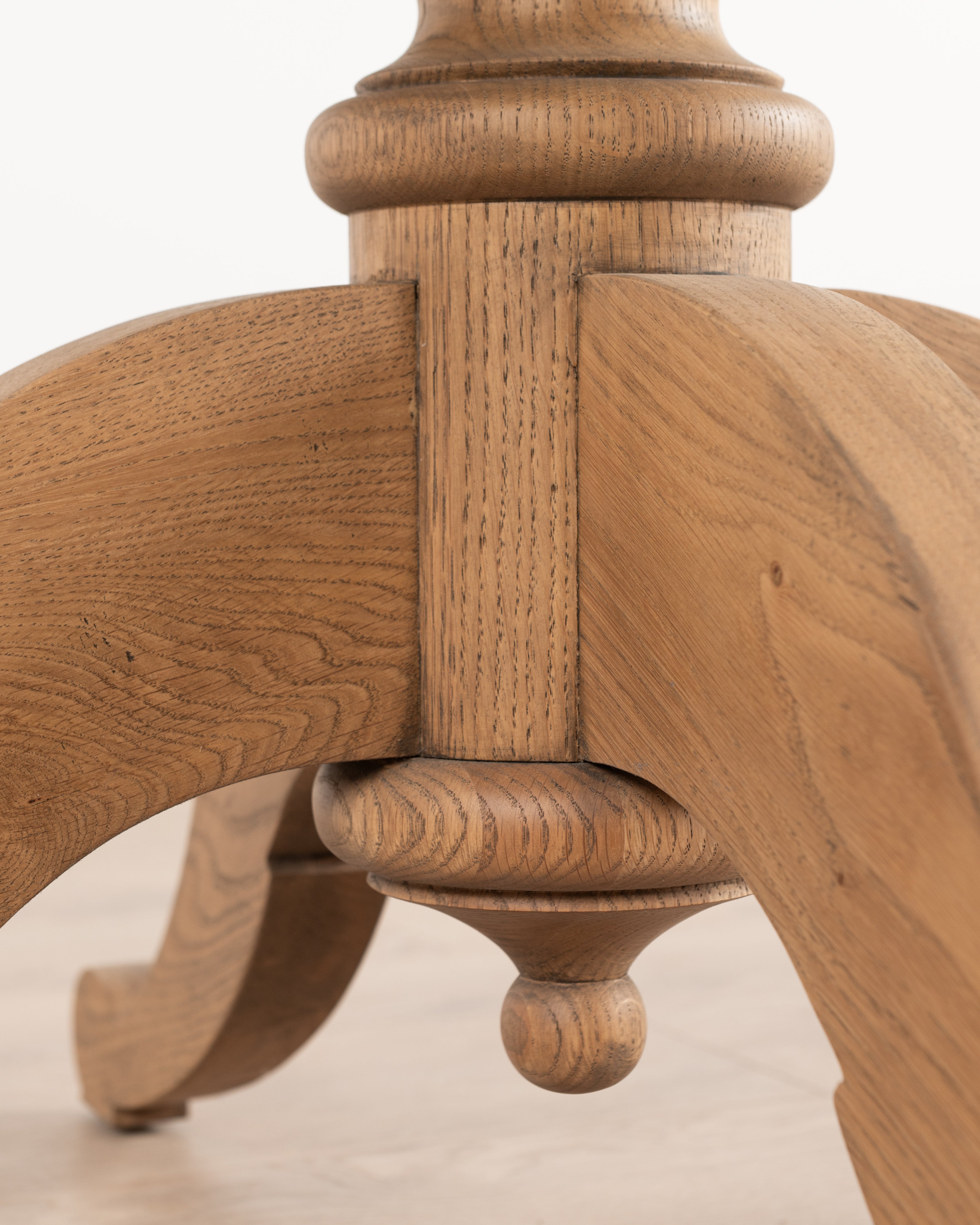 Oxford Round 4-Seater Dining Table