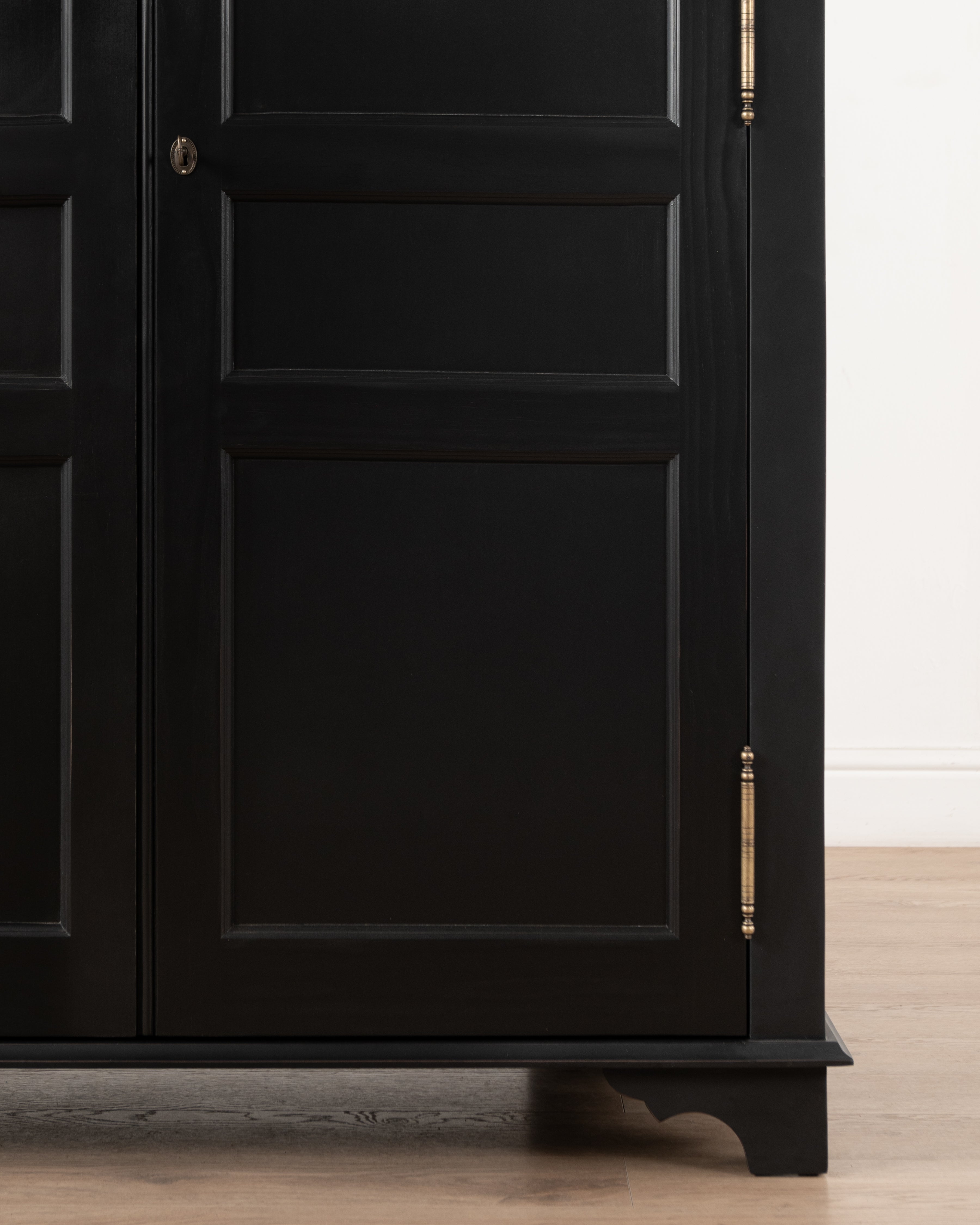 Normandy Wardrobe | Shelving