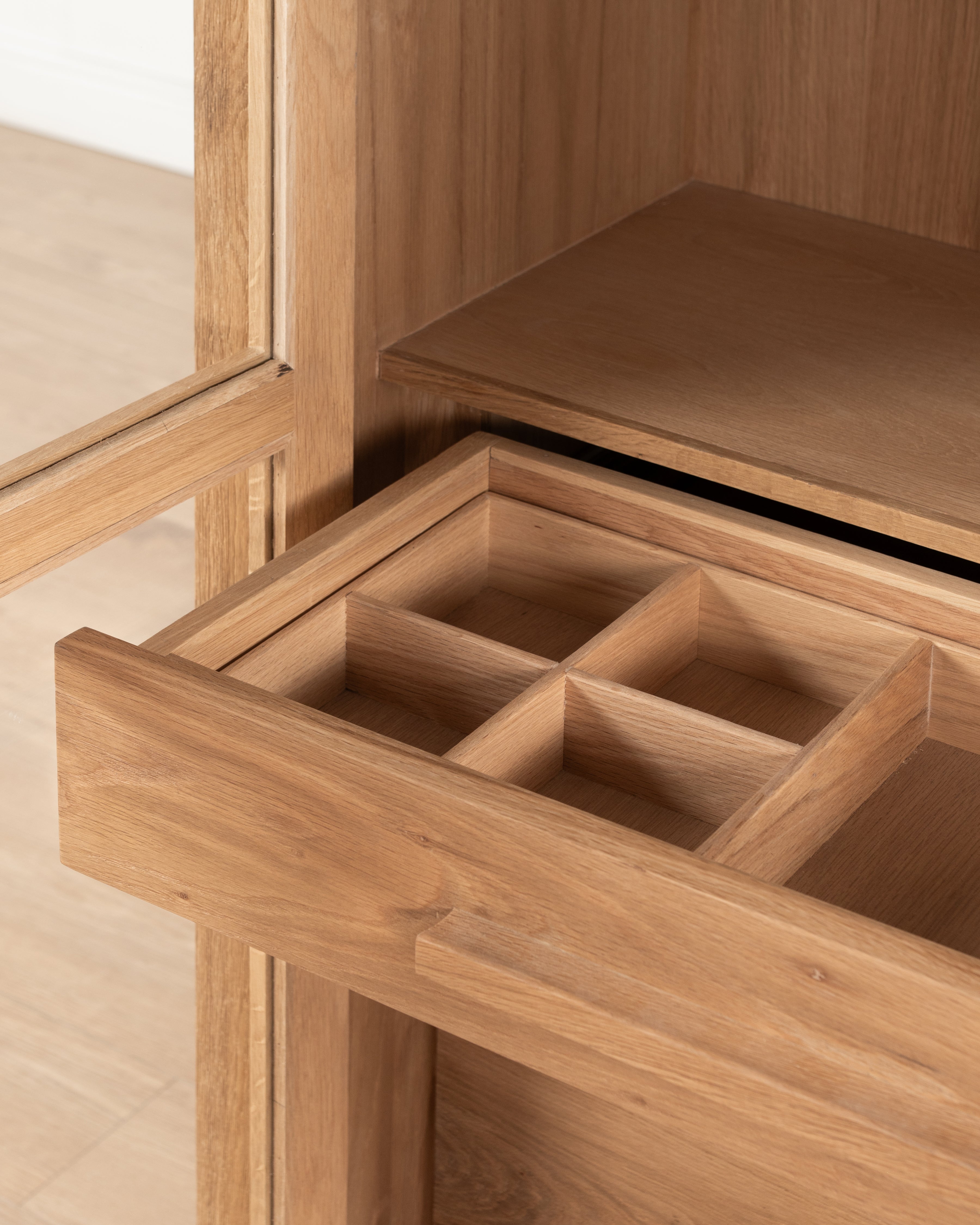 Arman Wardrobe | Shelves & Drawers