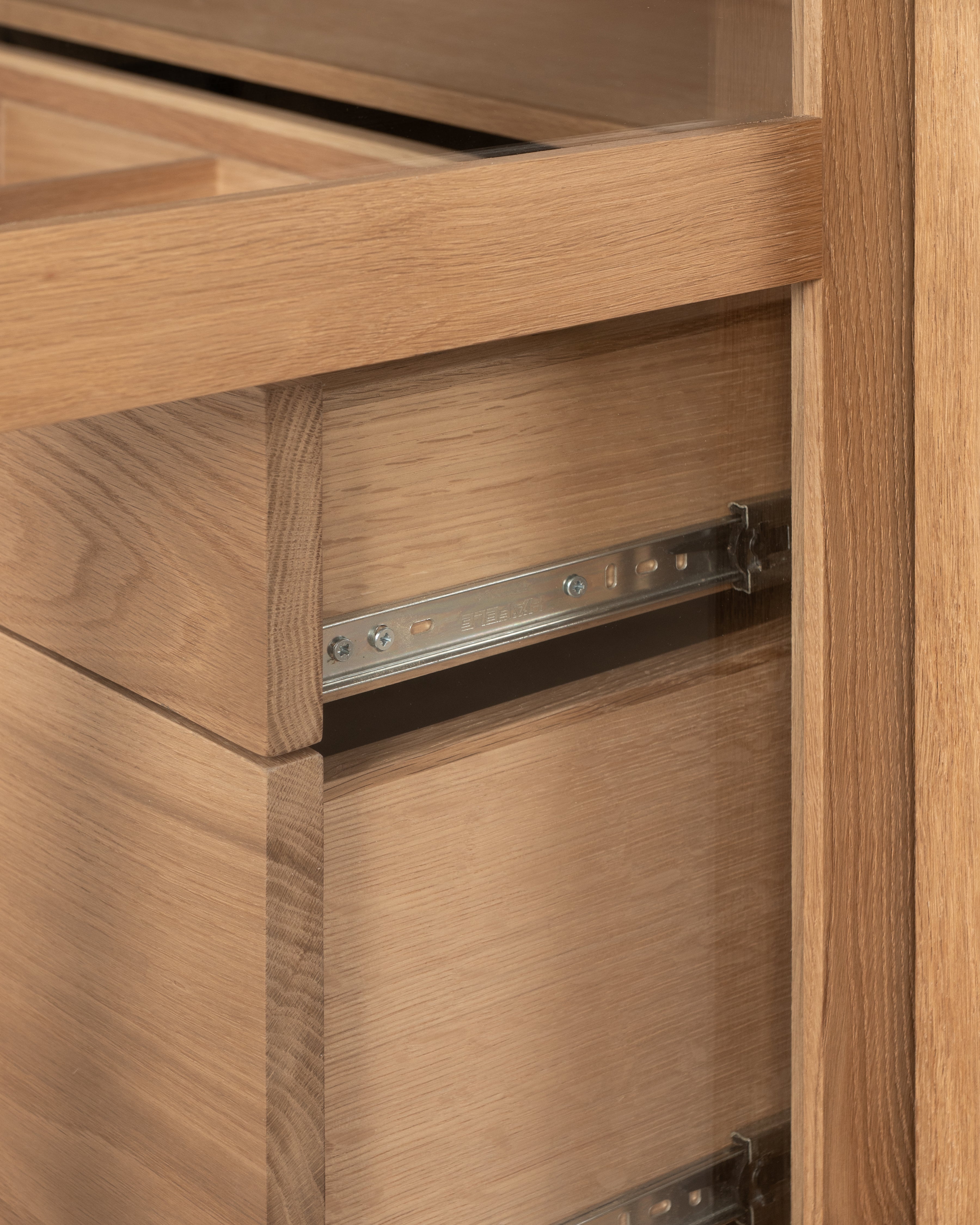 Arman Wardrobe | Shelves & Drawers