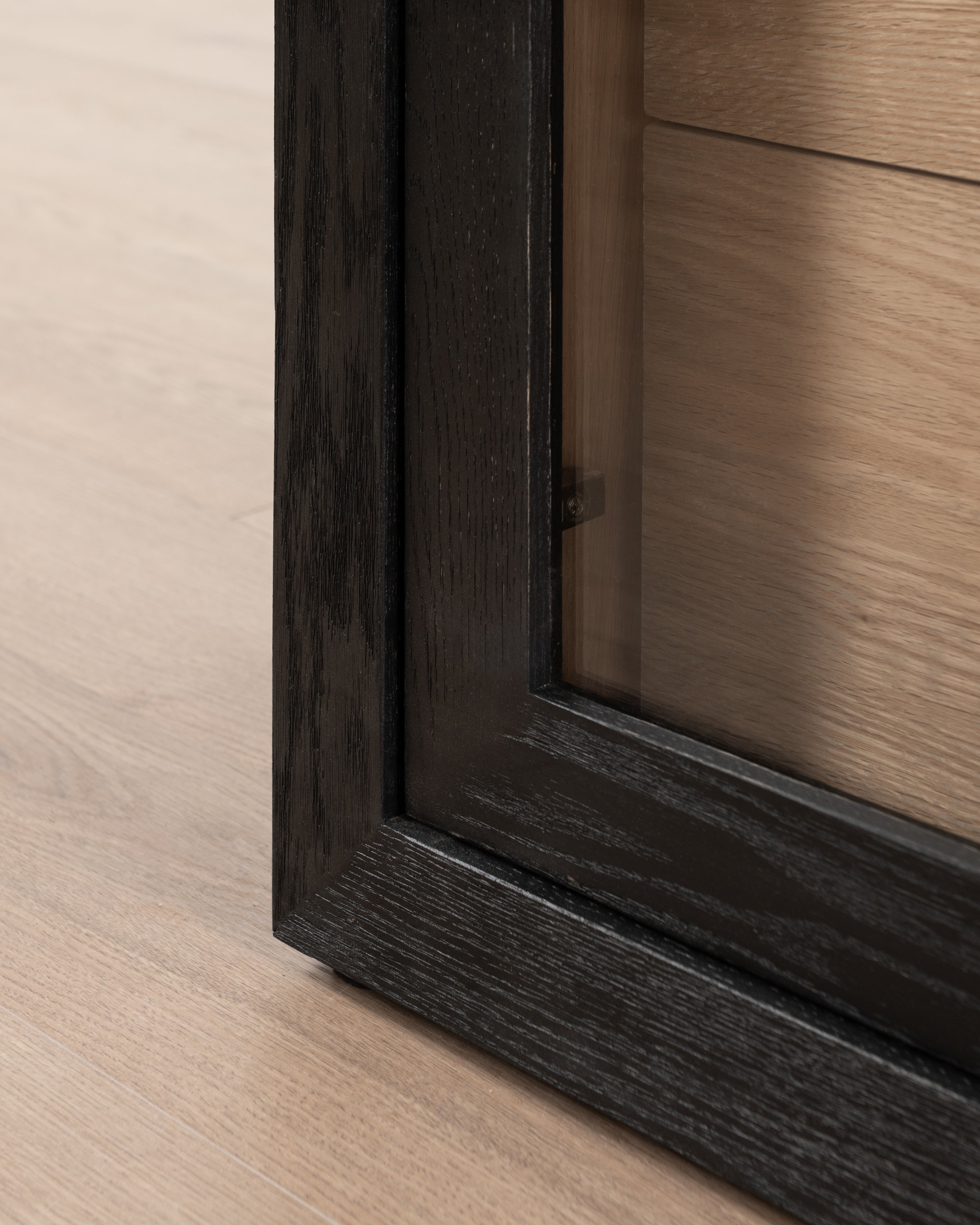 Arman Wardrobe | Drawers & Shelves