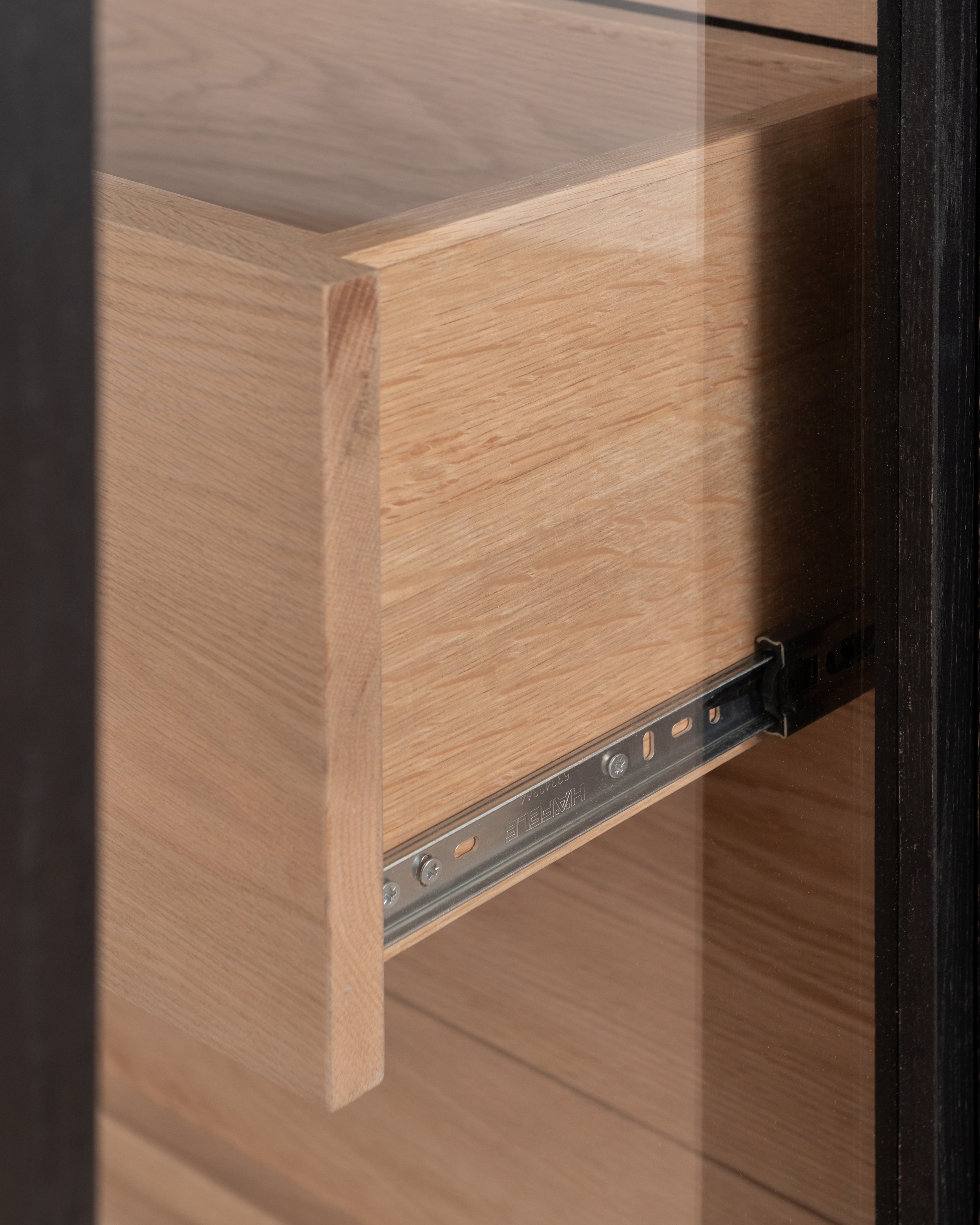 Arman Wardrobe | Drawers & Shelves