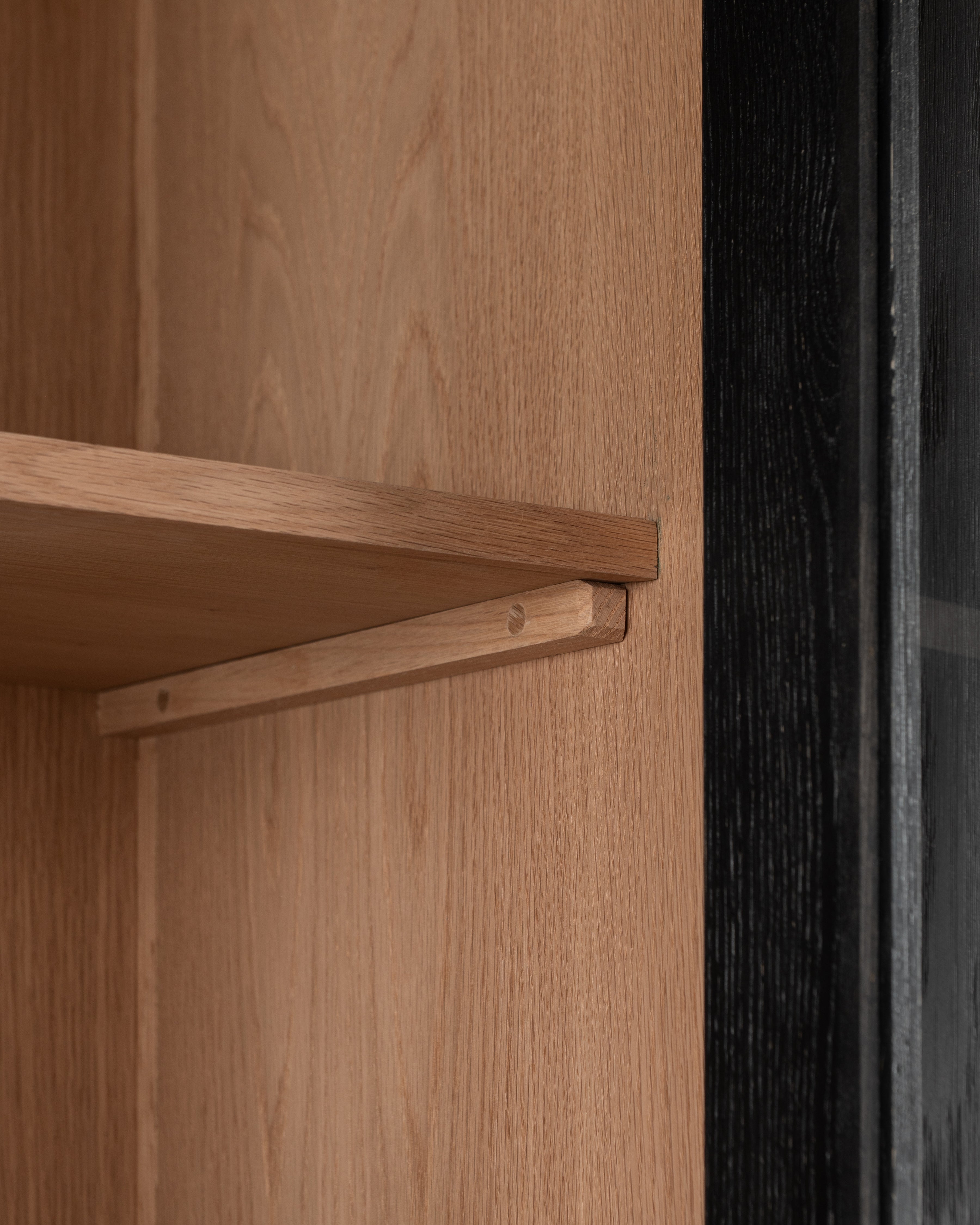 Arman Wardrobe | Drawers & Shelves