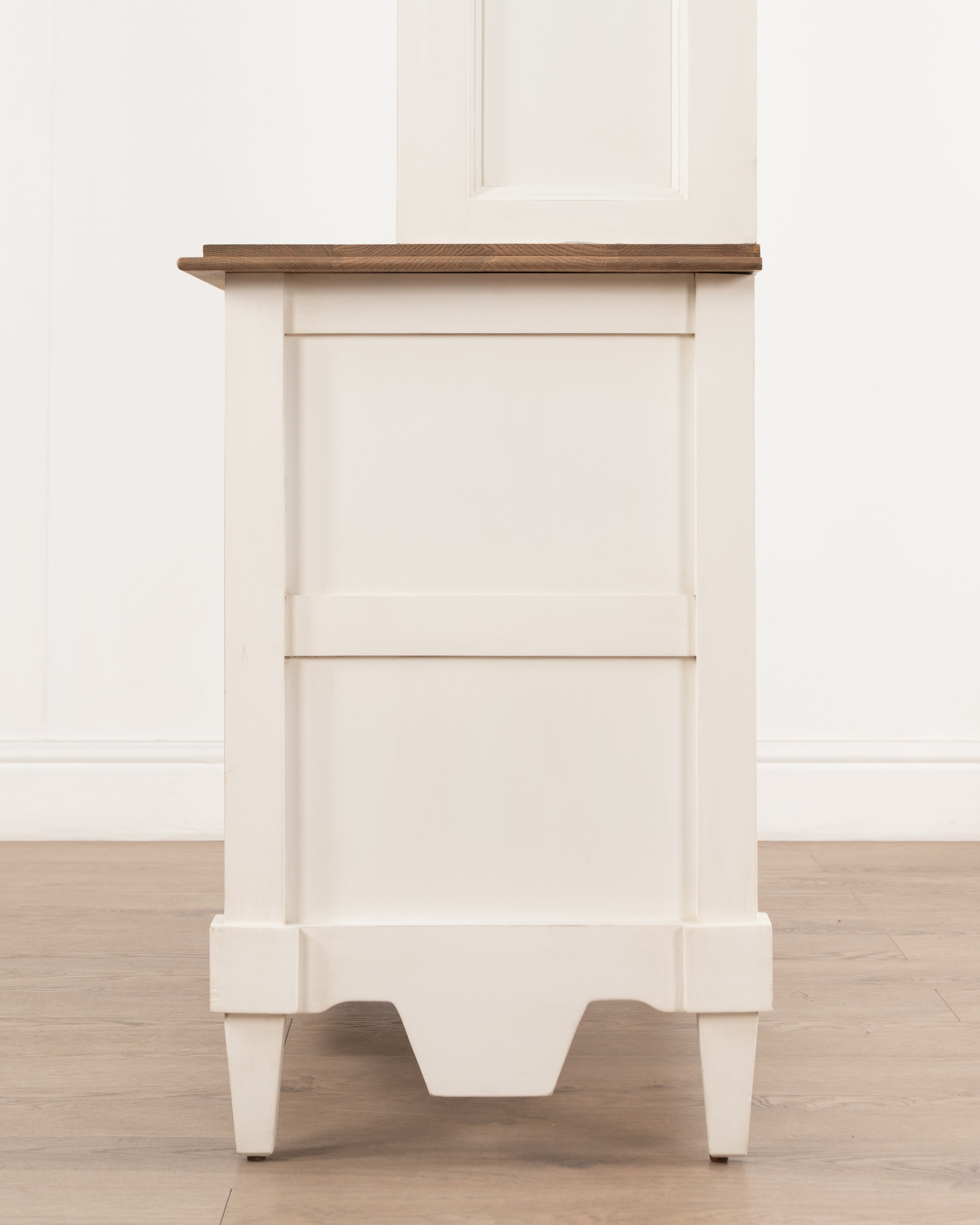 Bordeaux Bookshelf