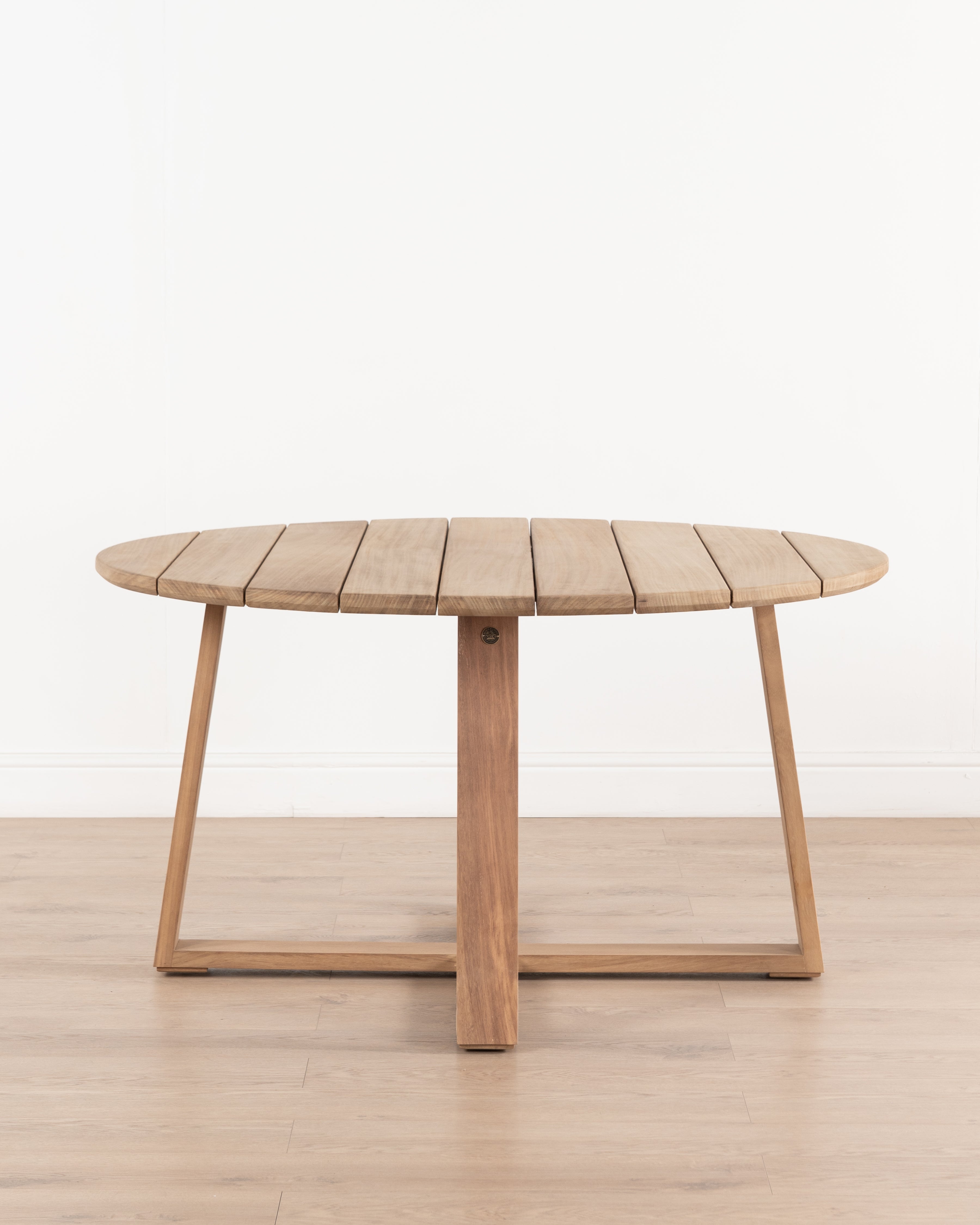 Plett deck round table