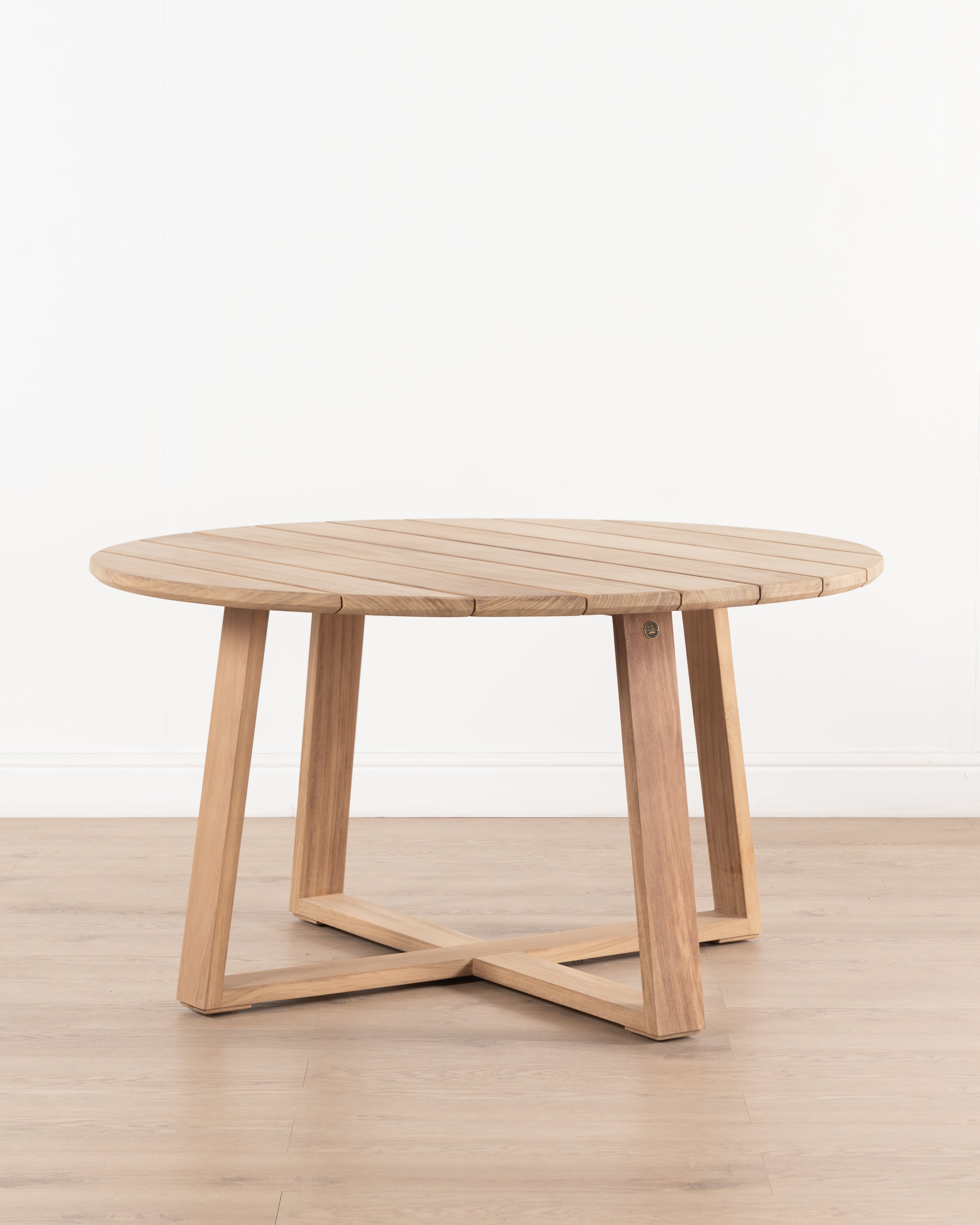 Plett deck round table