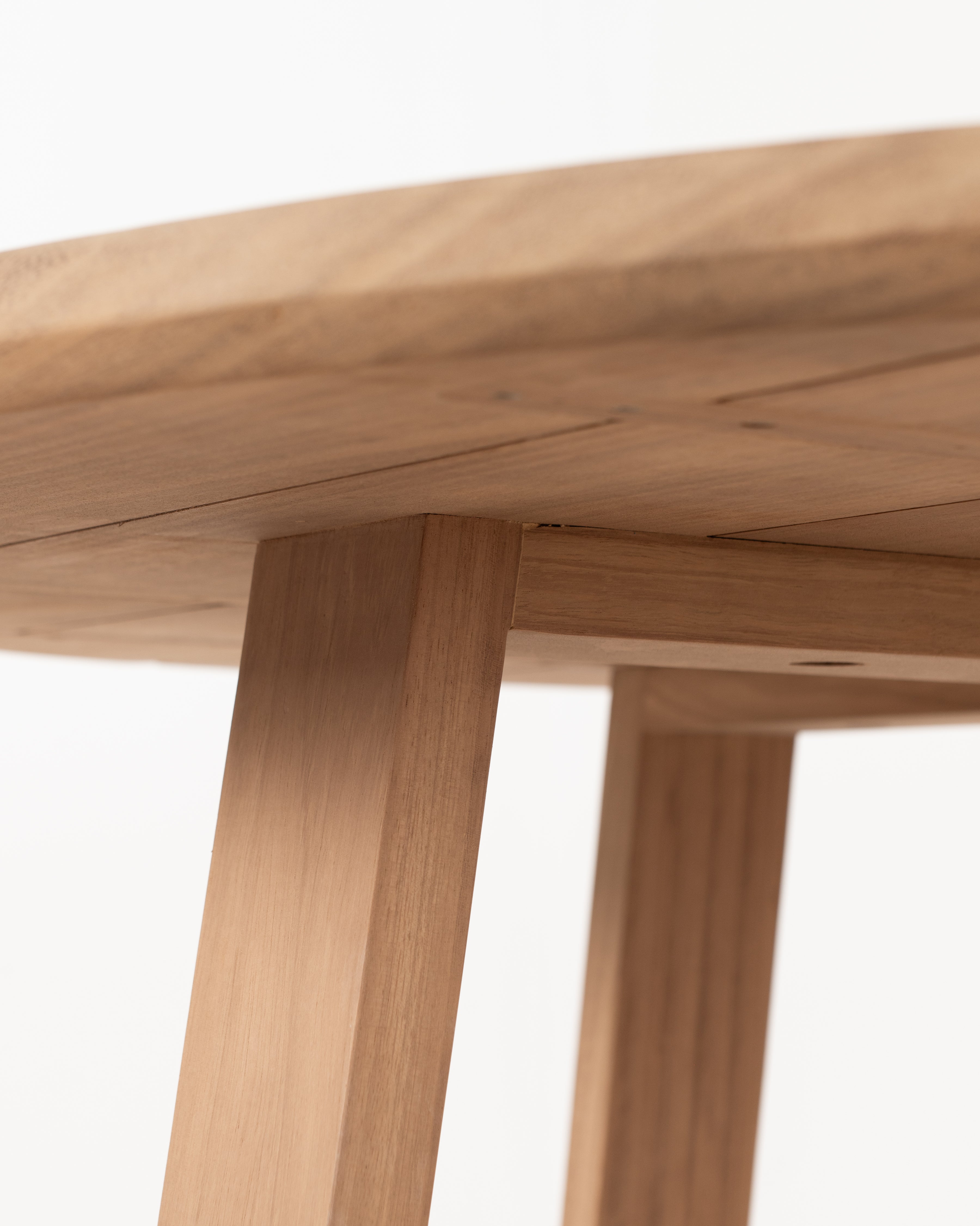 Plett deck round table