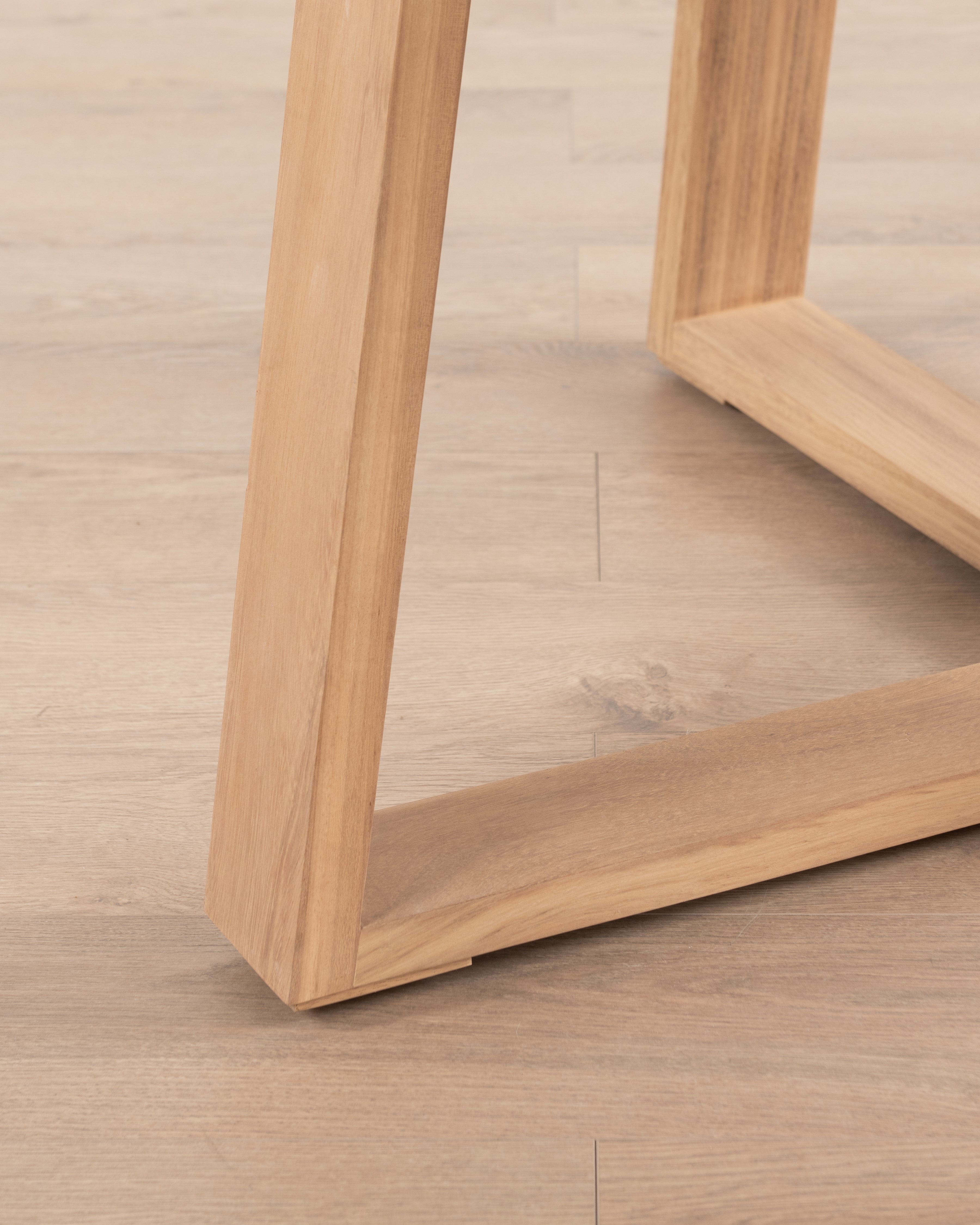 Plett deck round table