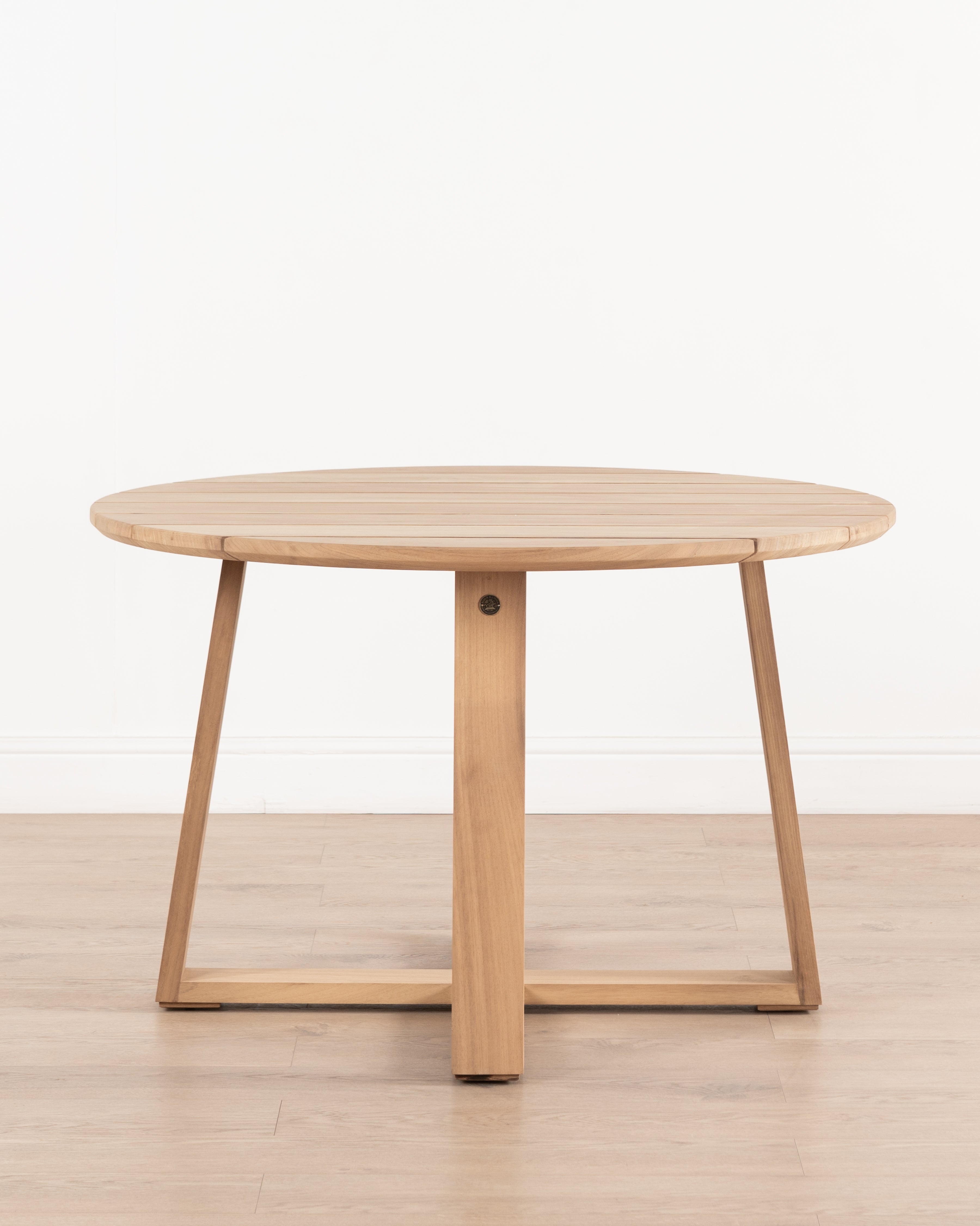 Plett deck round table