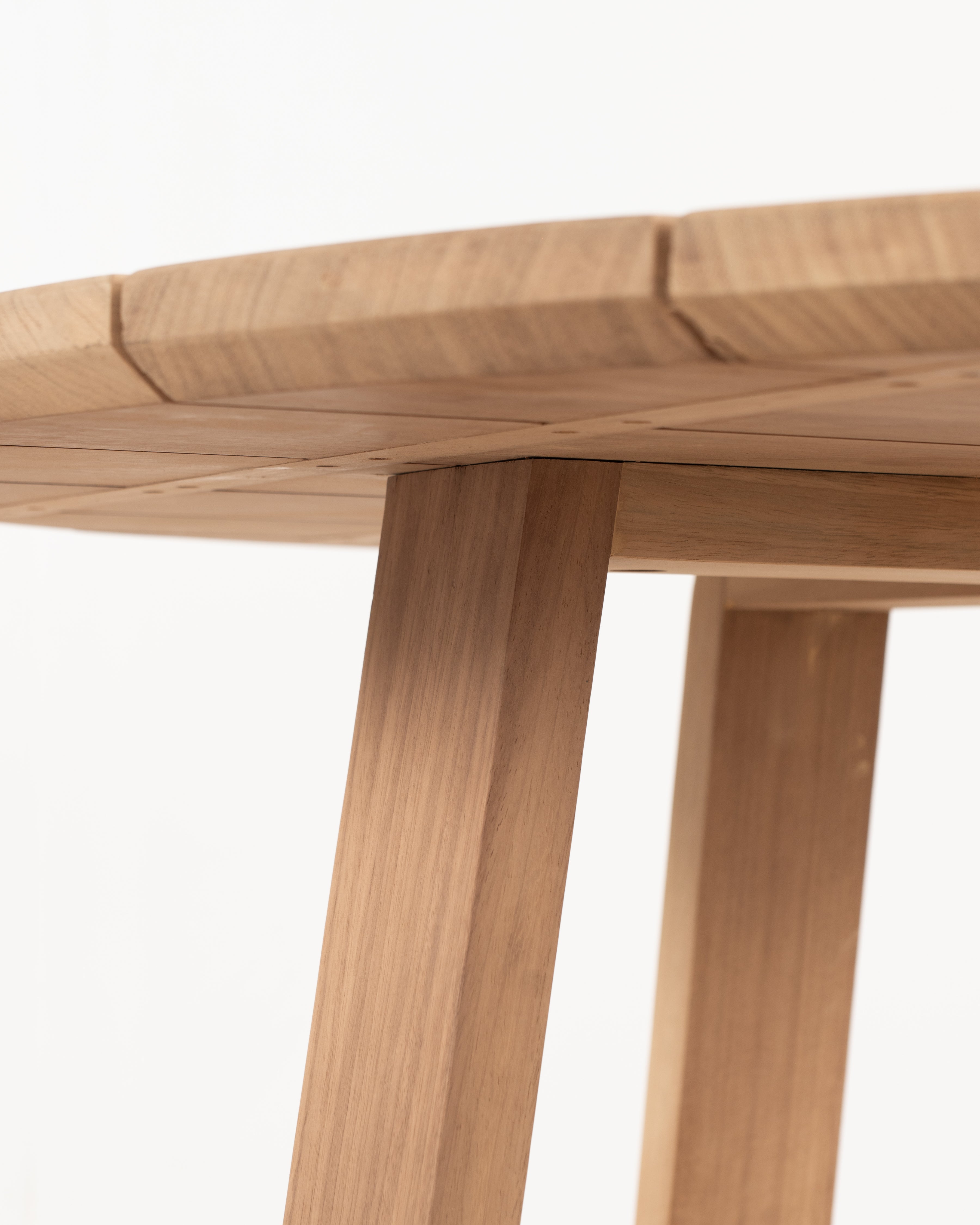 Plett deck round table