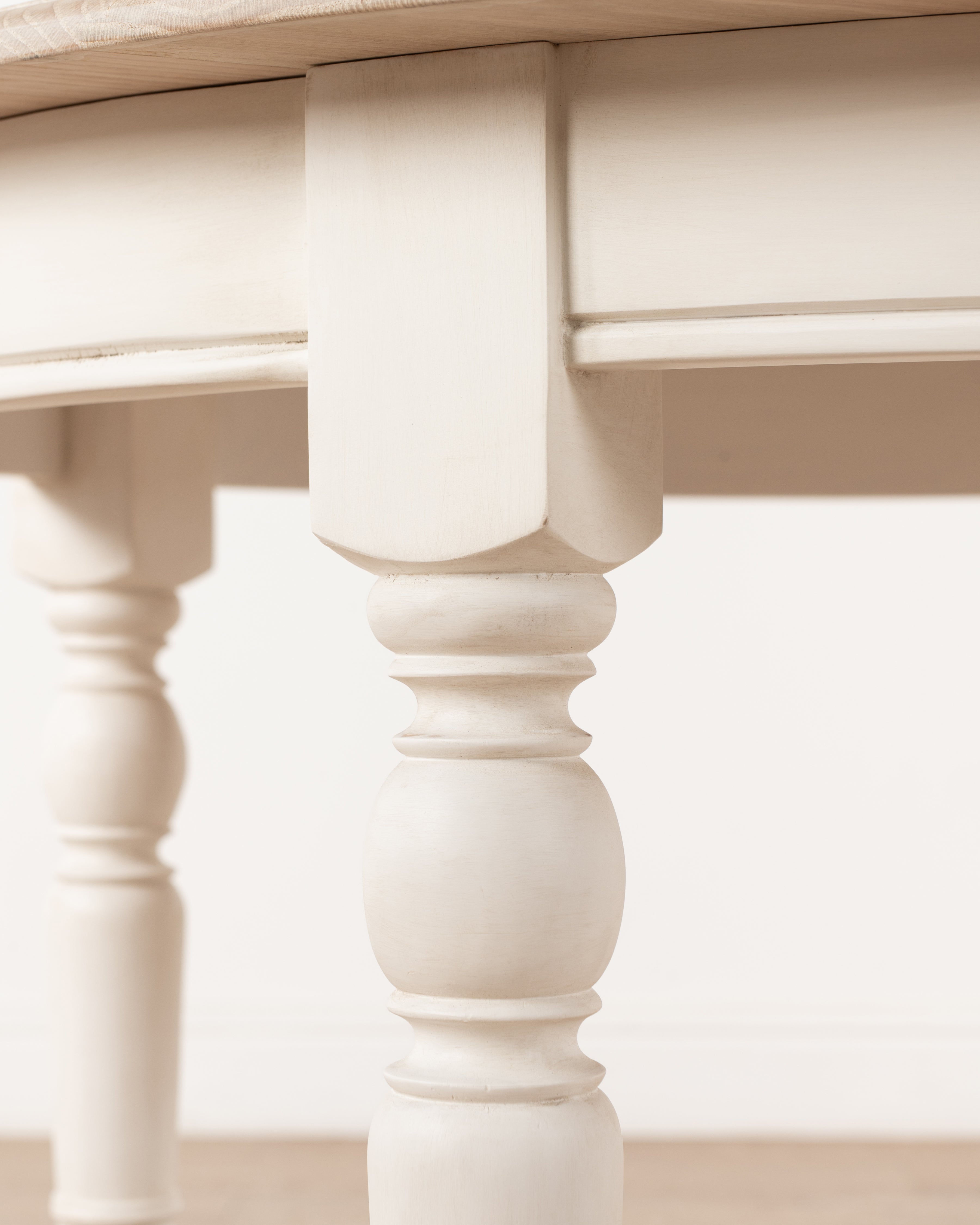 Oxford Round Slim Table