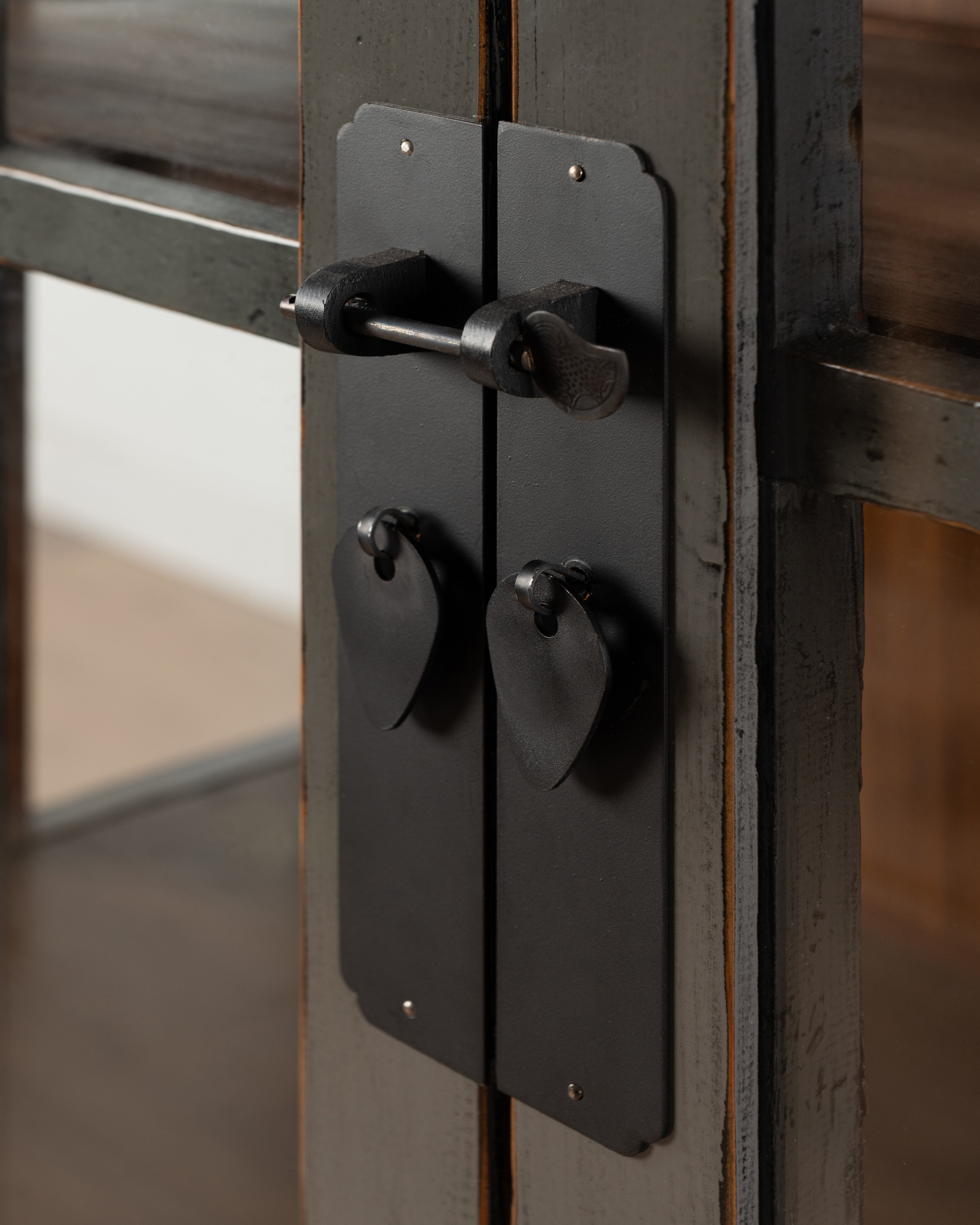 Indochine Liang Cabinet | Grey