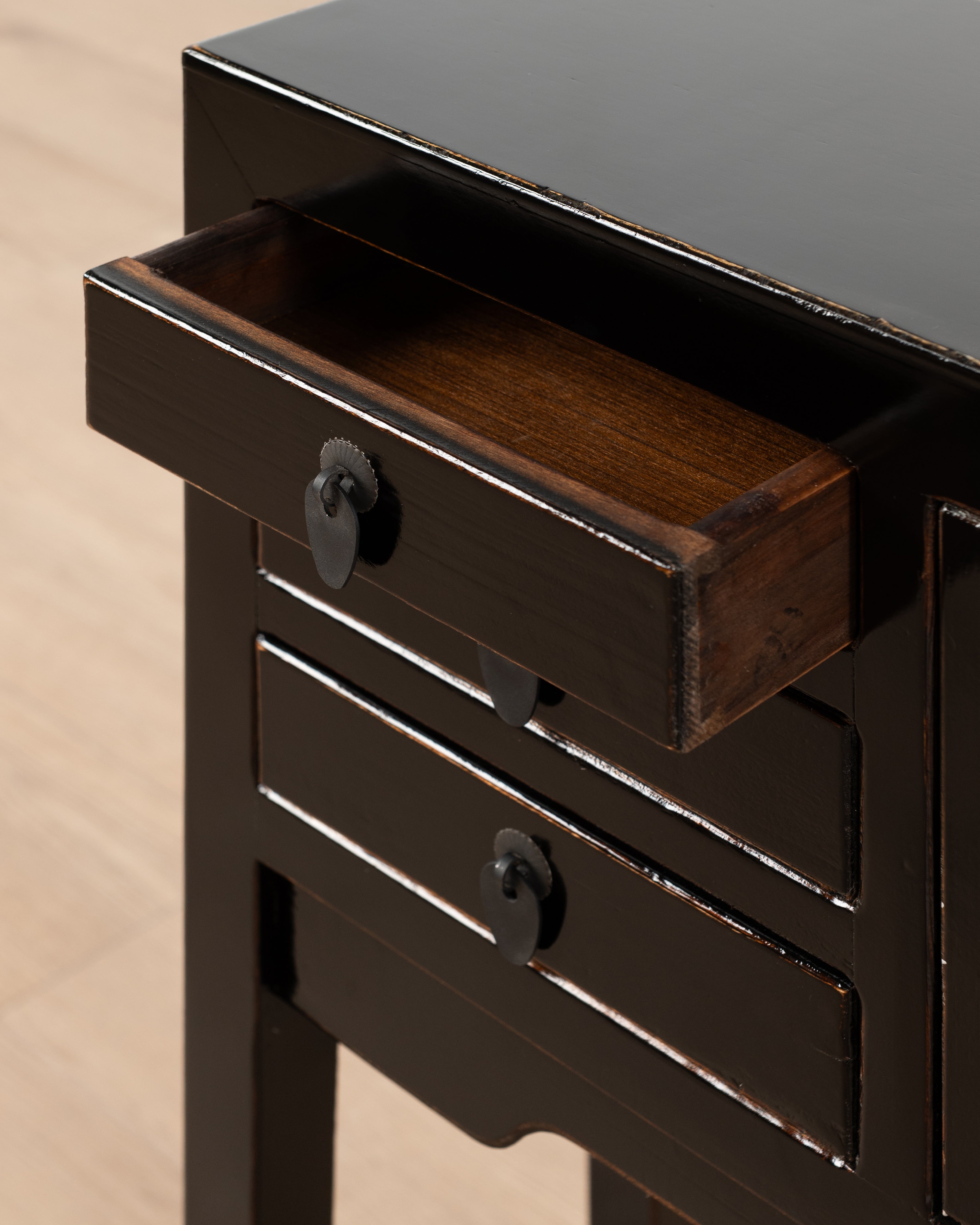 Indochine Zheng Console | Black