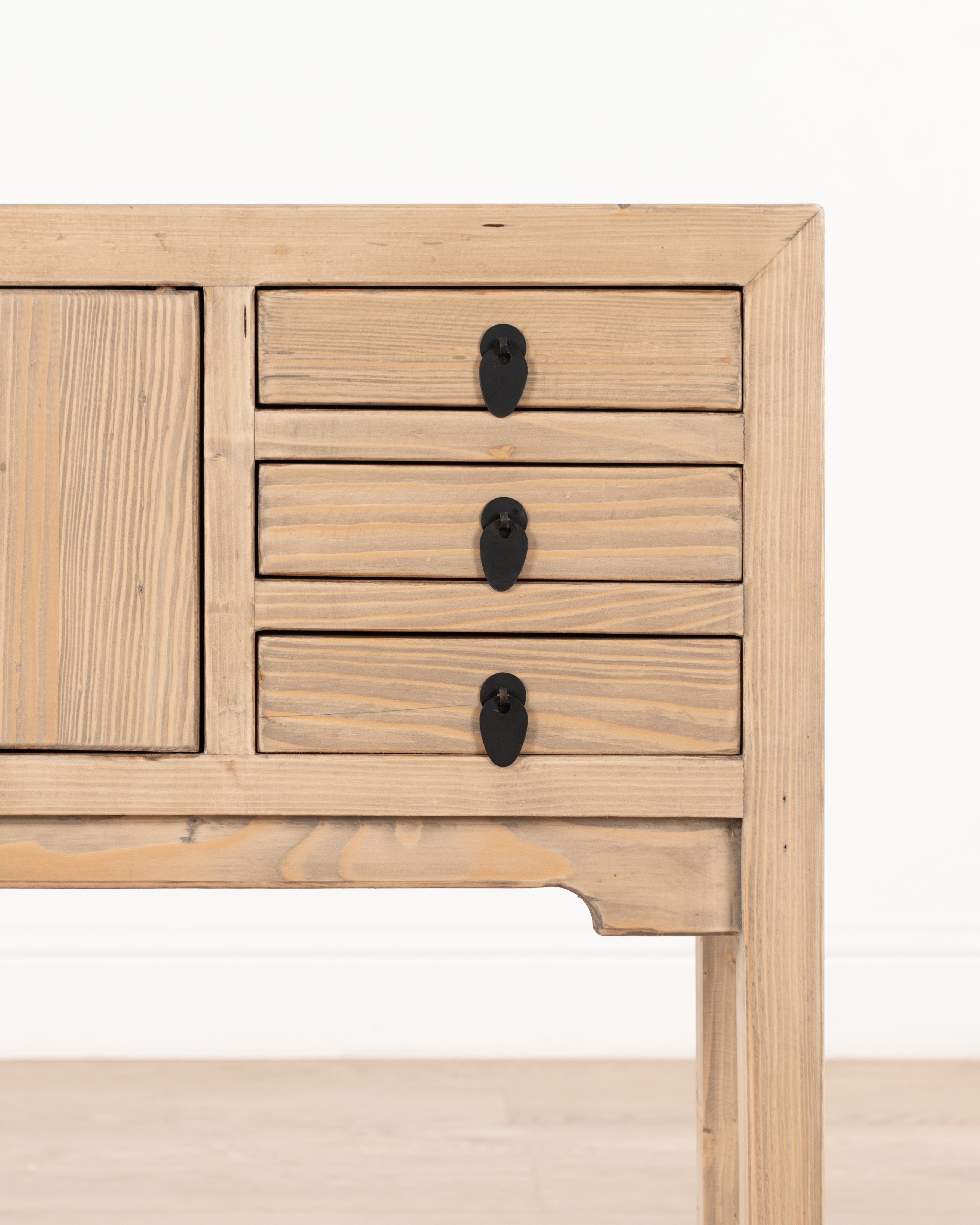 Indochine Zheng Console | Natural