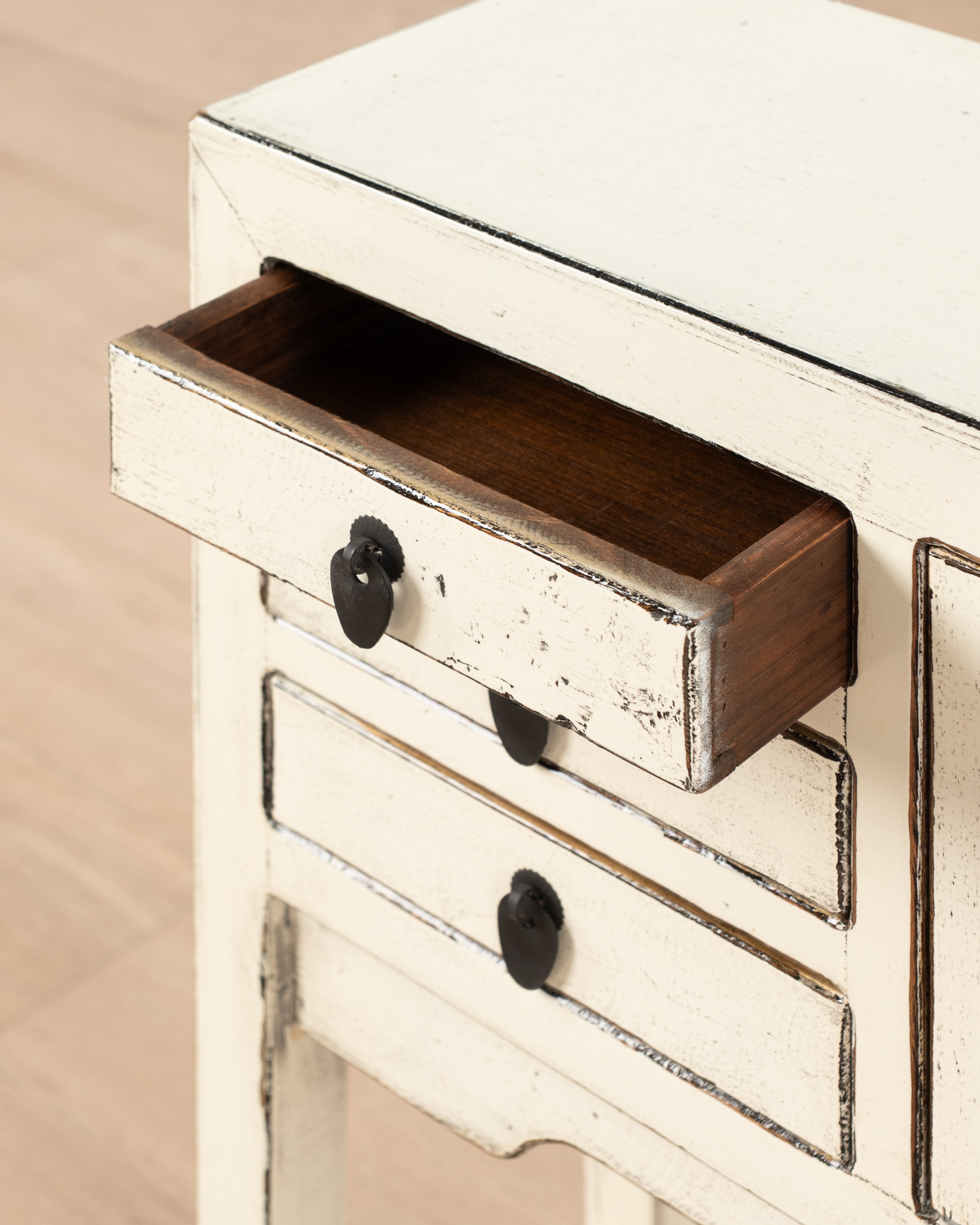 Indochine Zheng Console | White