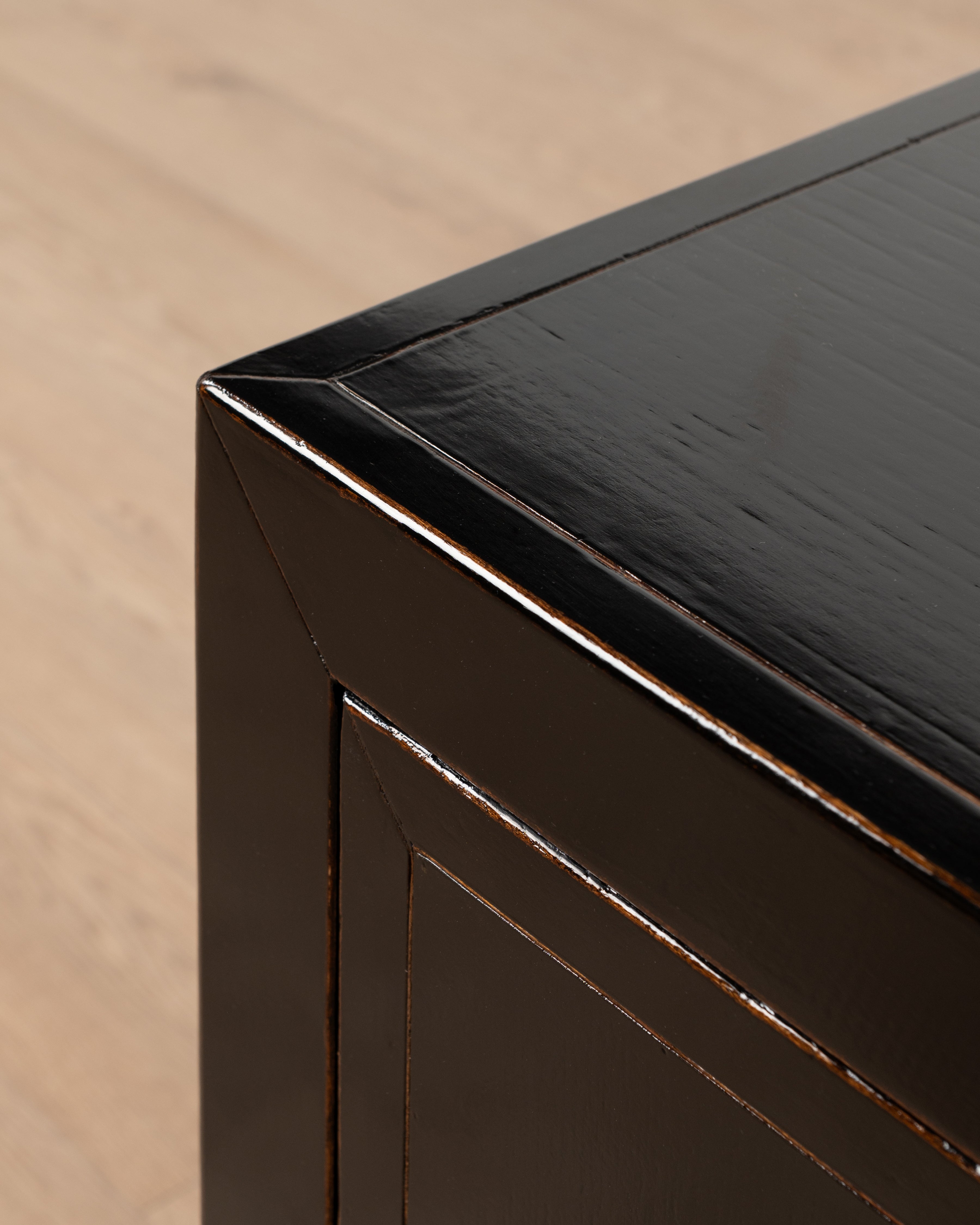 Indochine Chen Cabinet | Black