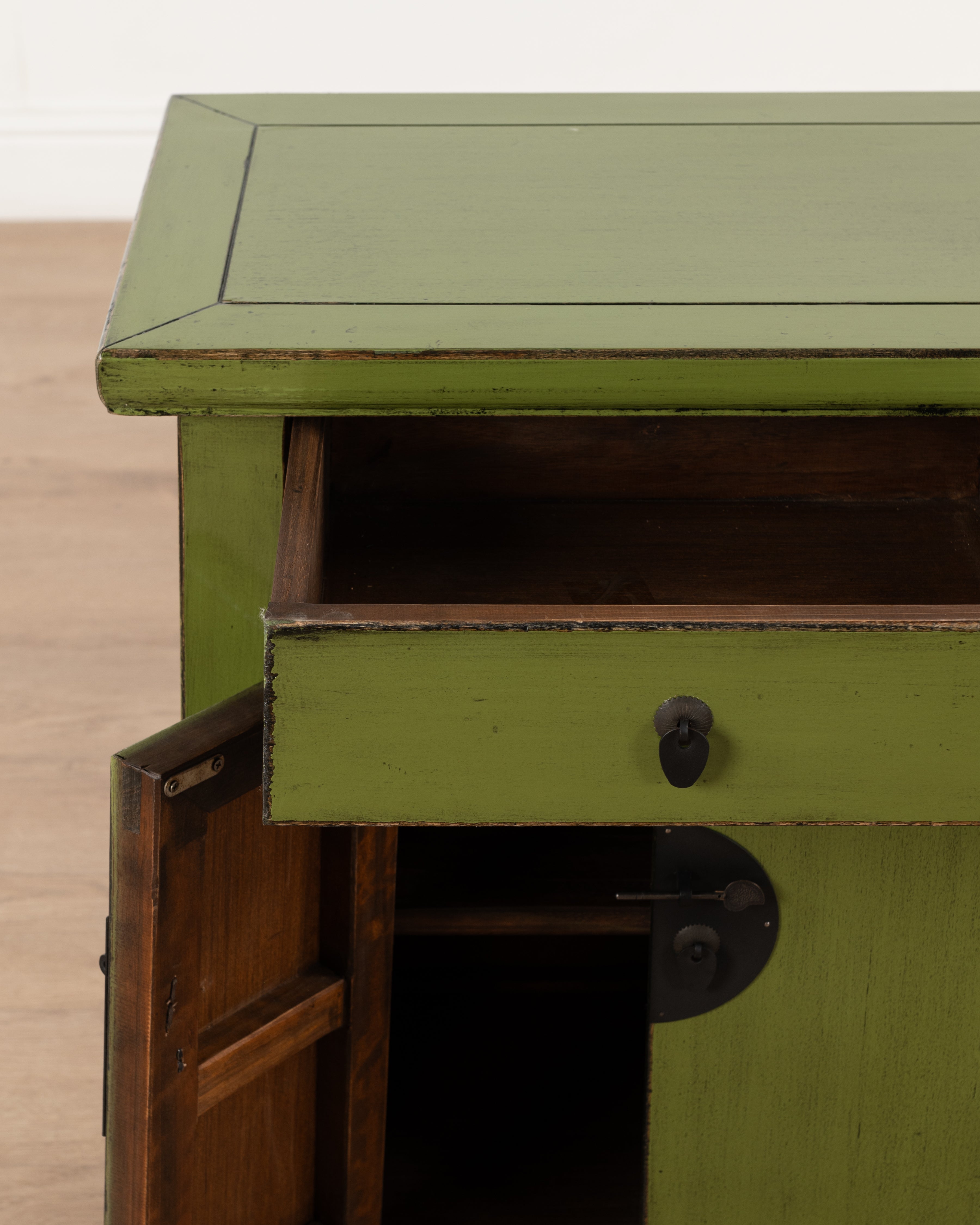Indochine Otaru Cabinet | Olive