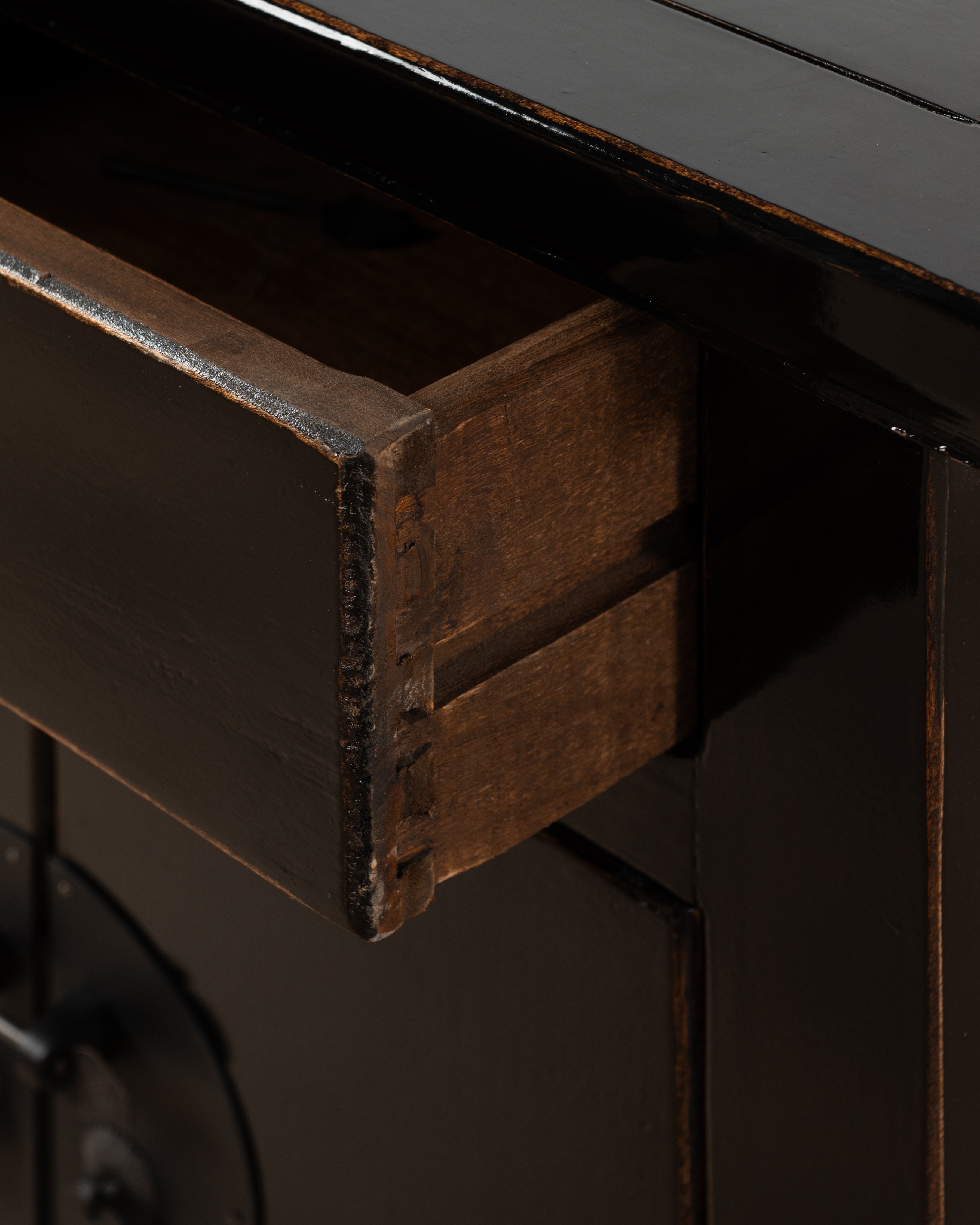 Indochine Otaru Cabinet | Black