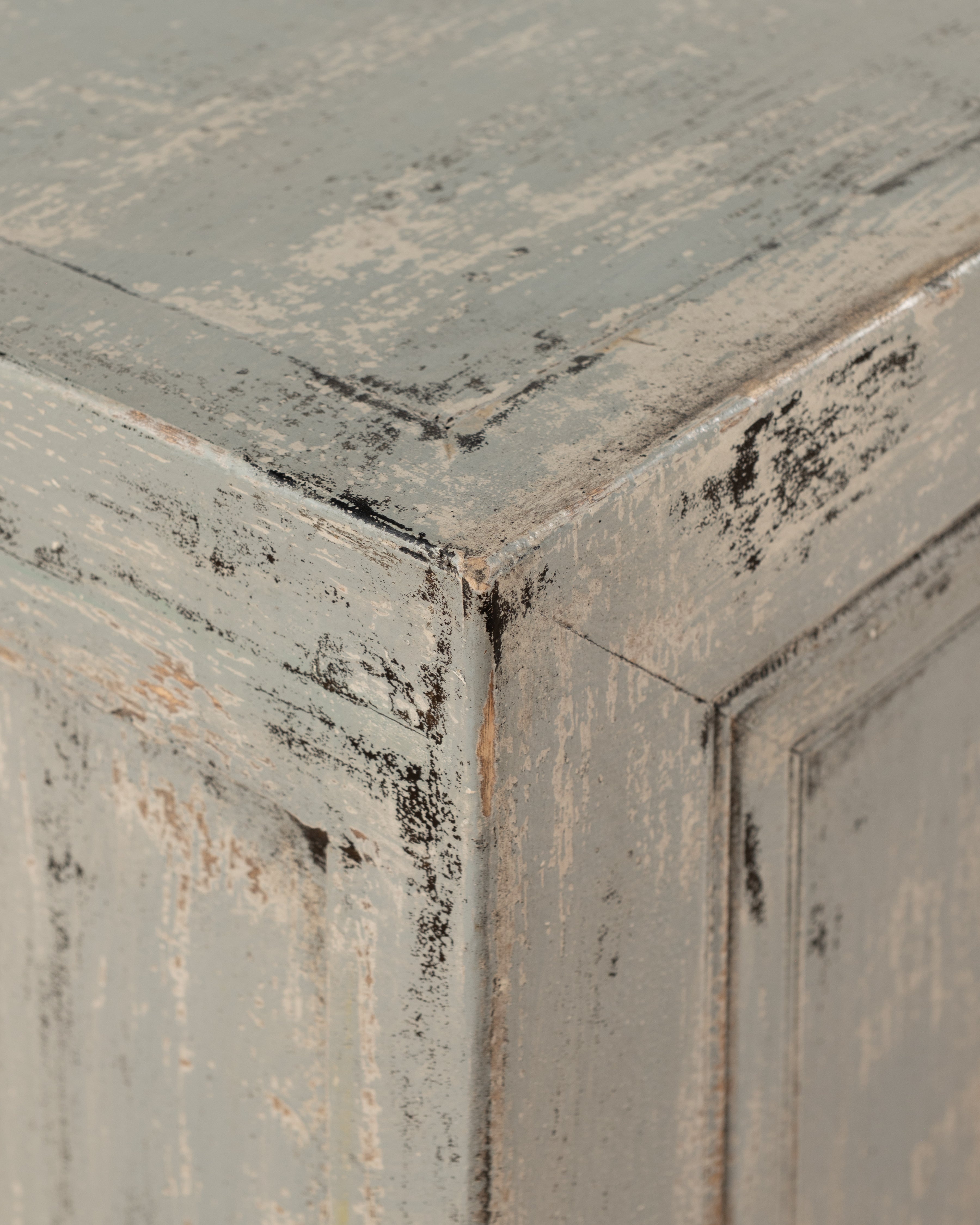 Indochine Yancheng Sideboard | Distressed Grey