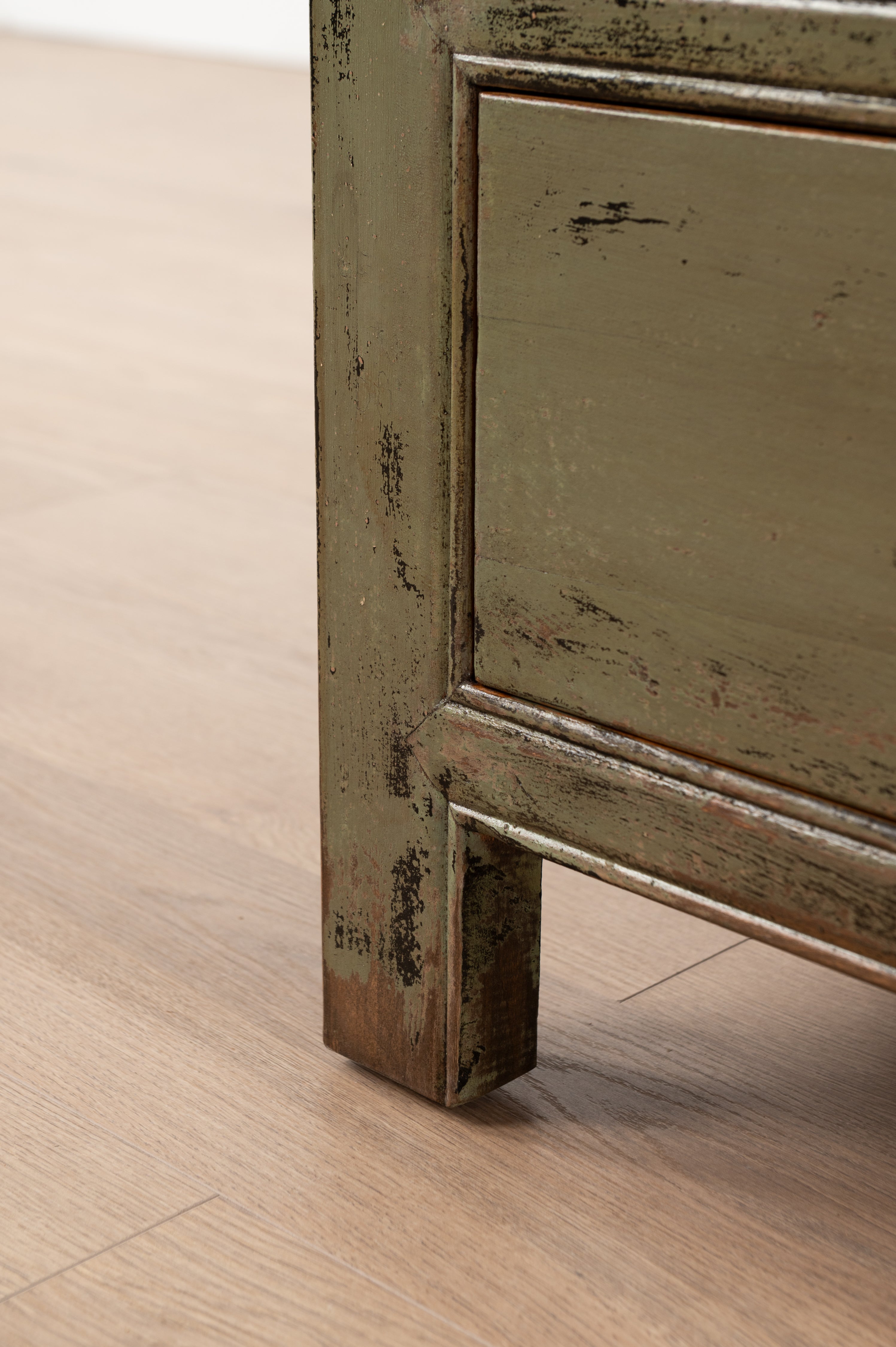 Indochine Yukiko Bedside table | Green
