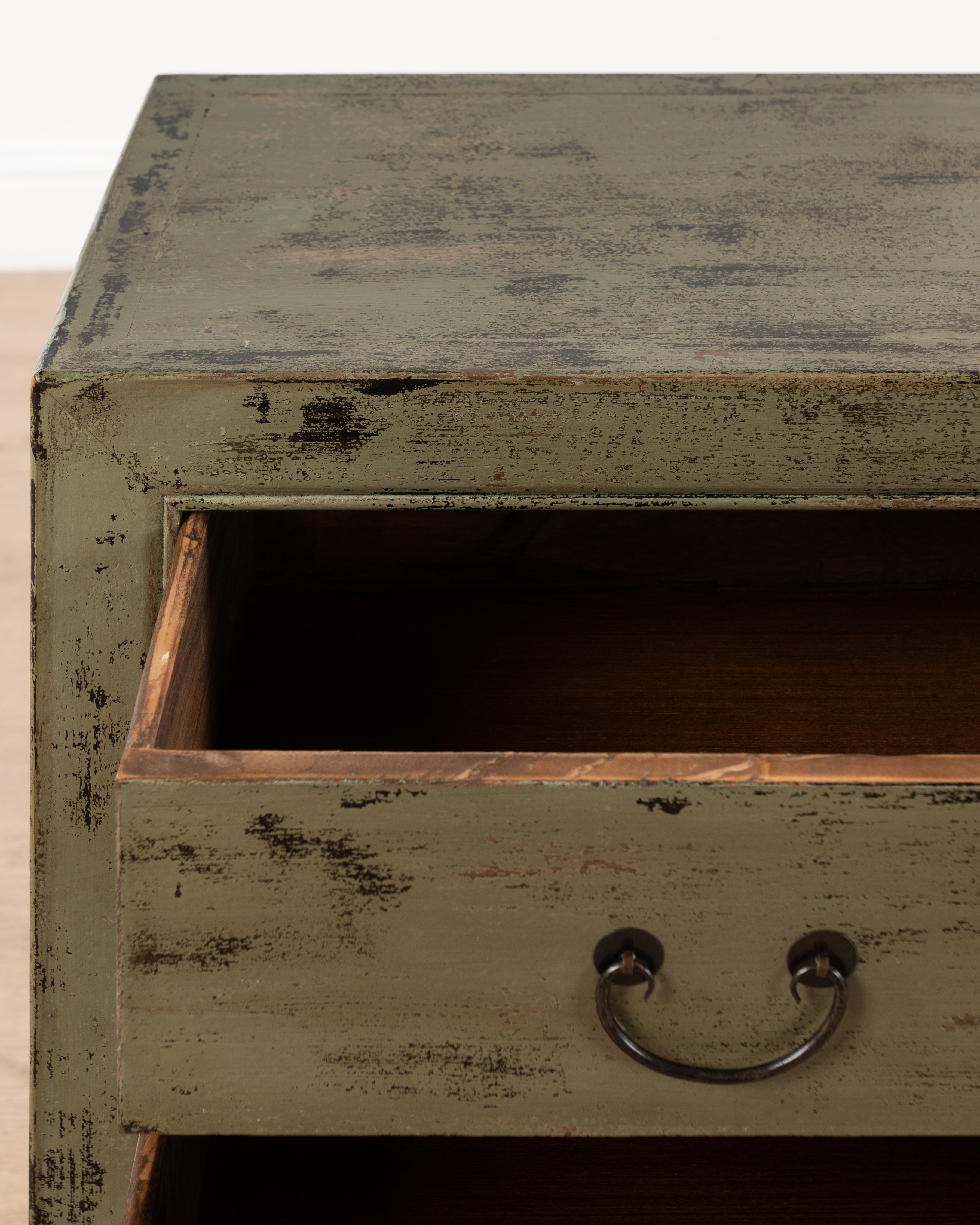 Indochine Yukiko Bedside table | Green