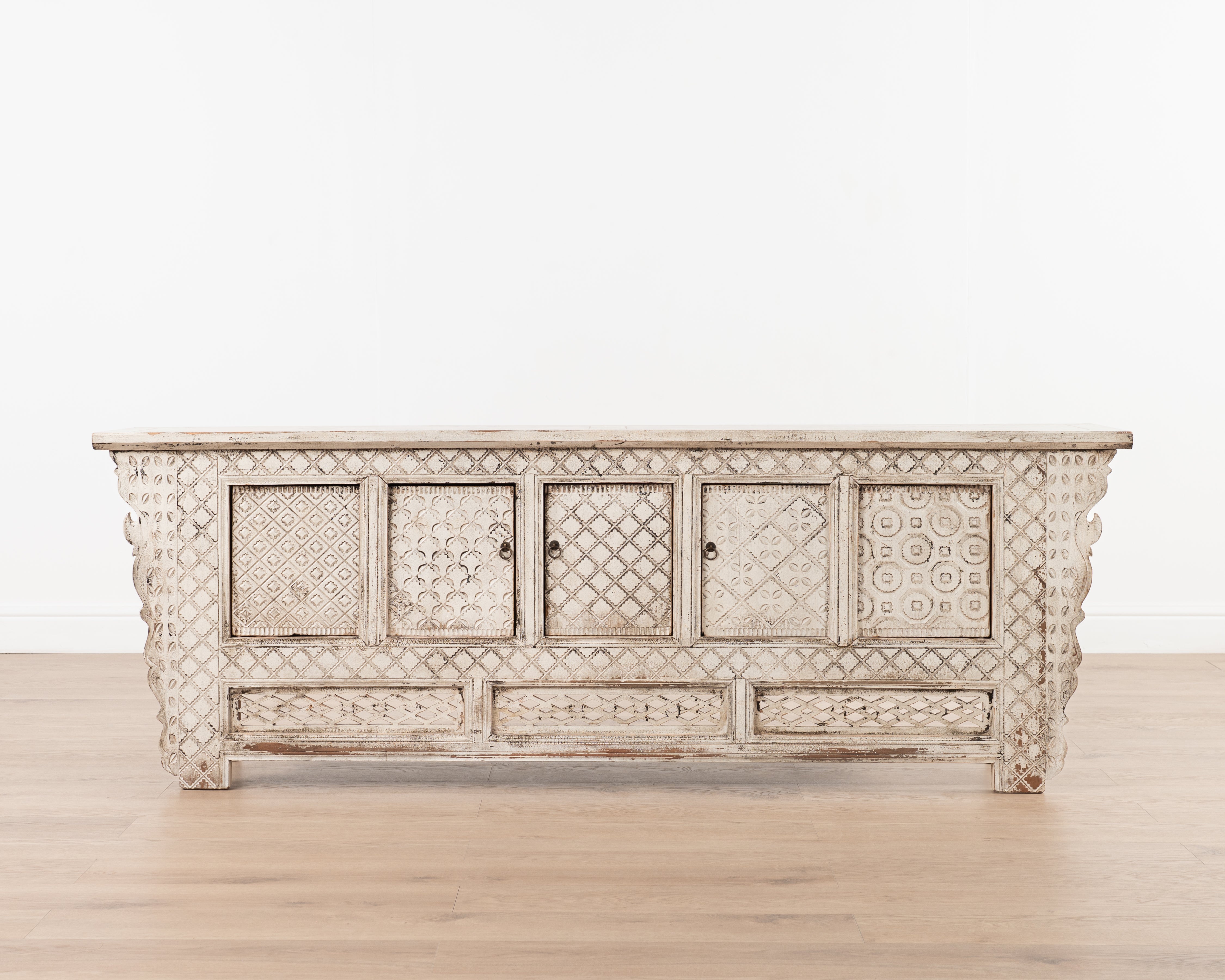 Zenebe Sideboard | White