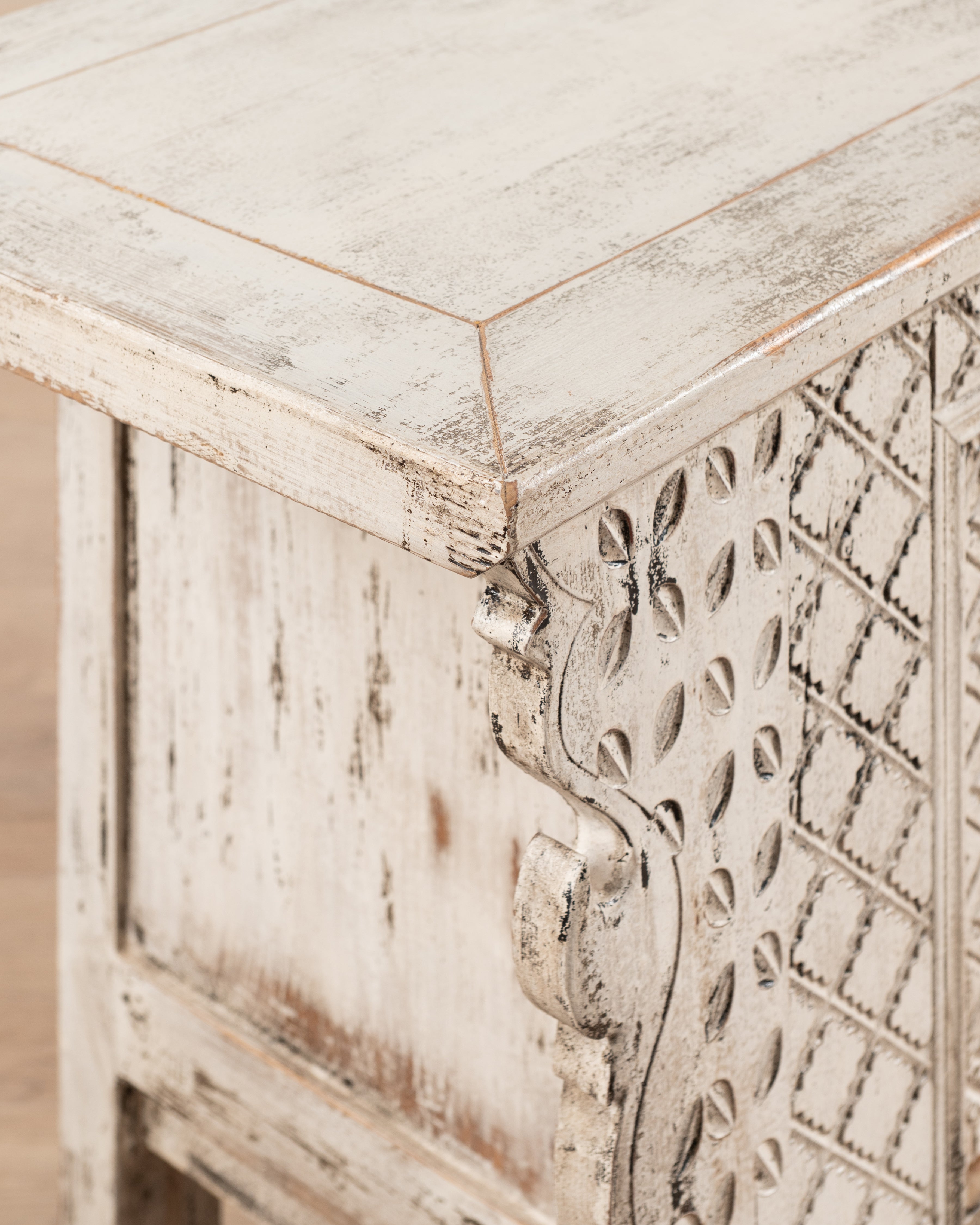 Zenebe Sideboard | White