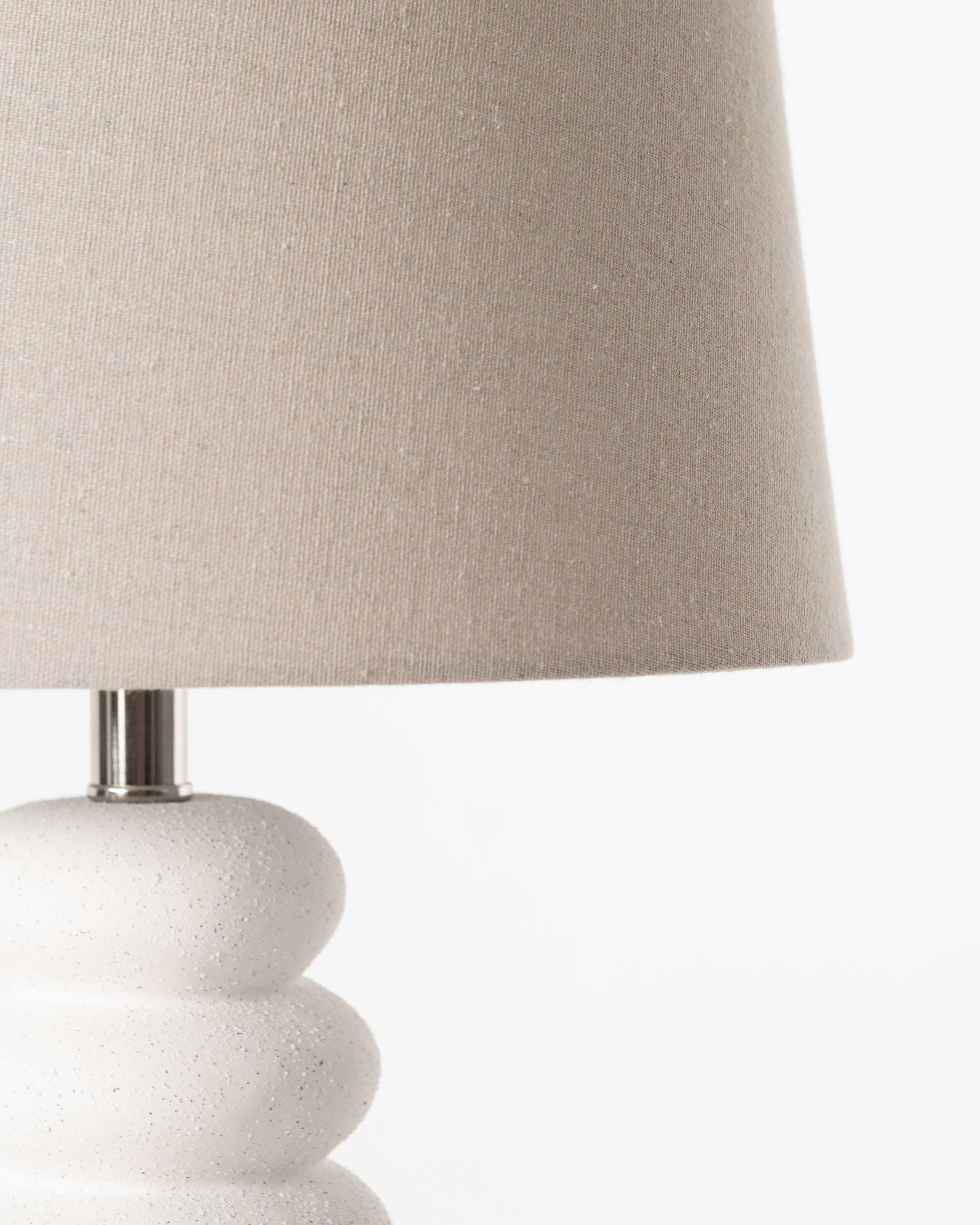 LAMP BASE CRM SHAPE BEIGE LIN. SHADE