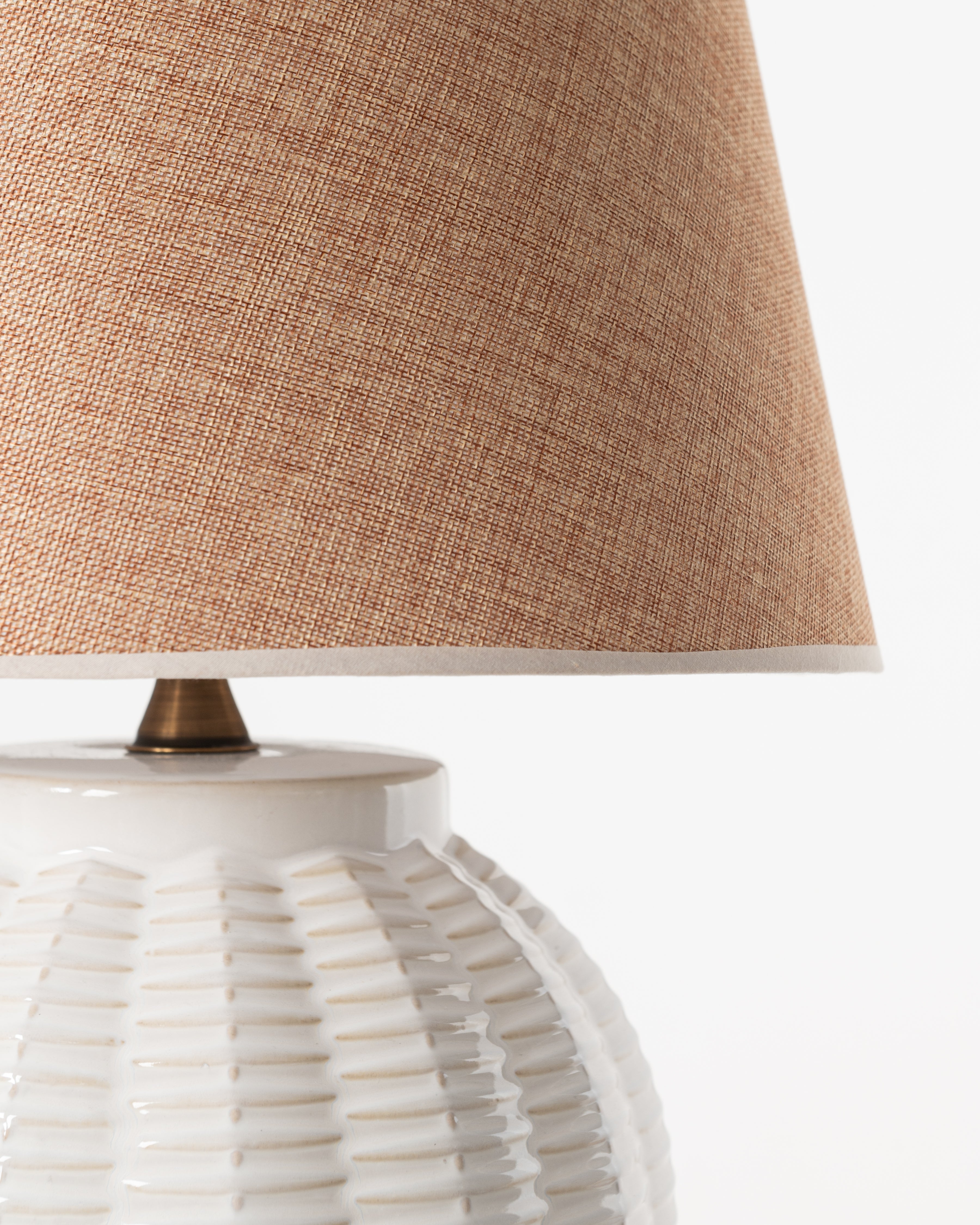 LAMP BEIGE SHADE OFFWHT BASKET WEAVER