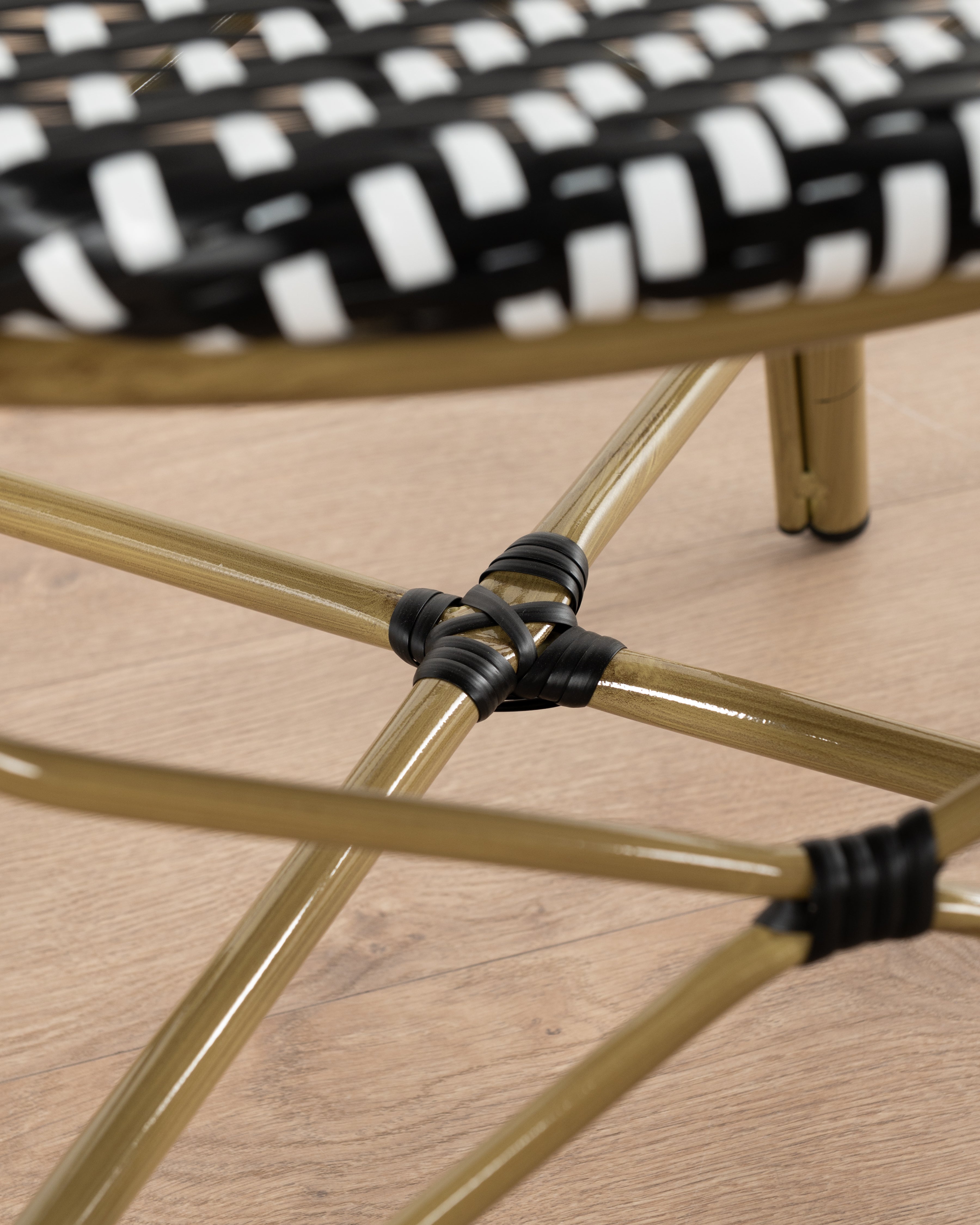 Brioche Blanc Dining Chair | Black