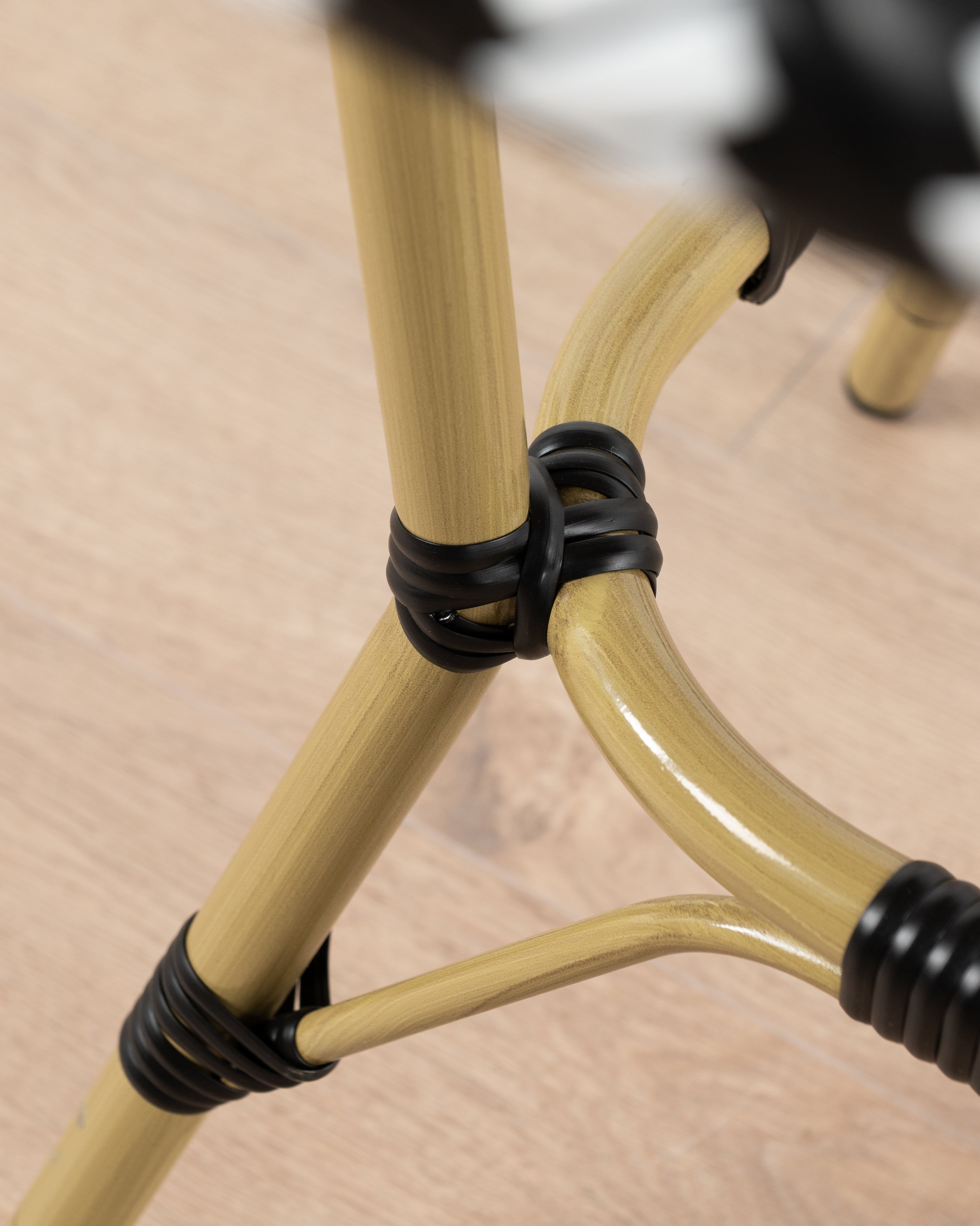 TABLE RND  BRIOCHE BLK
