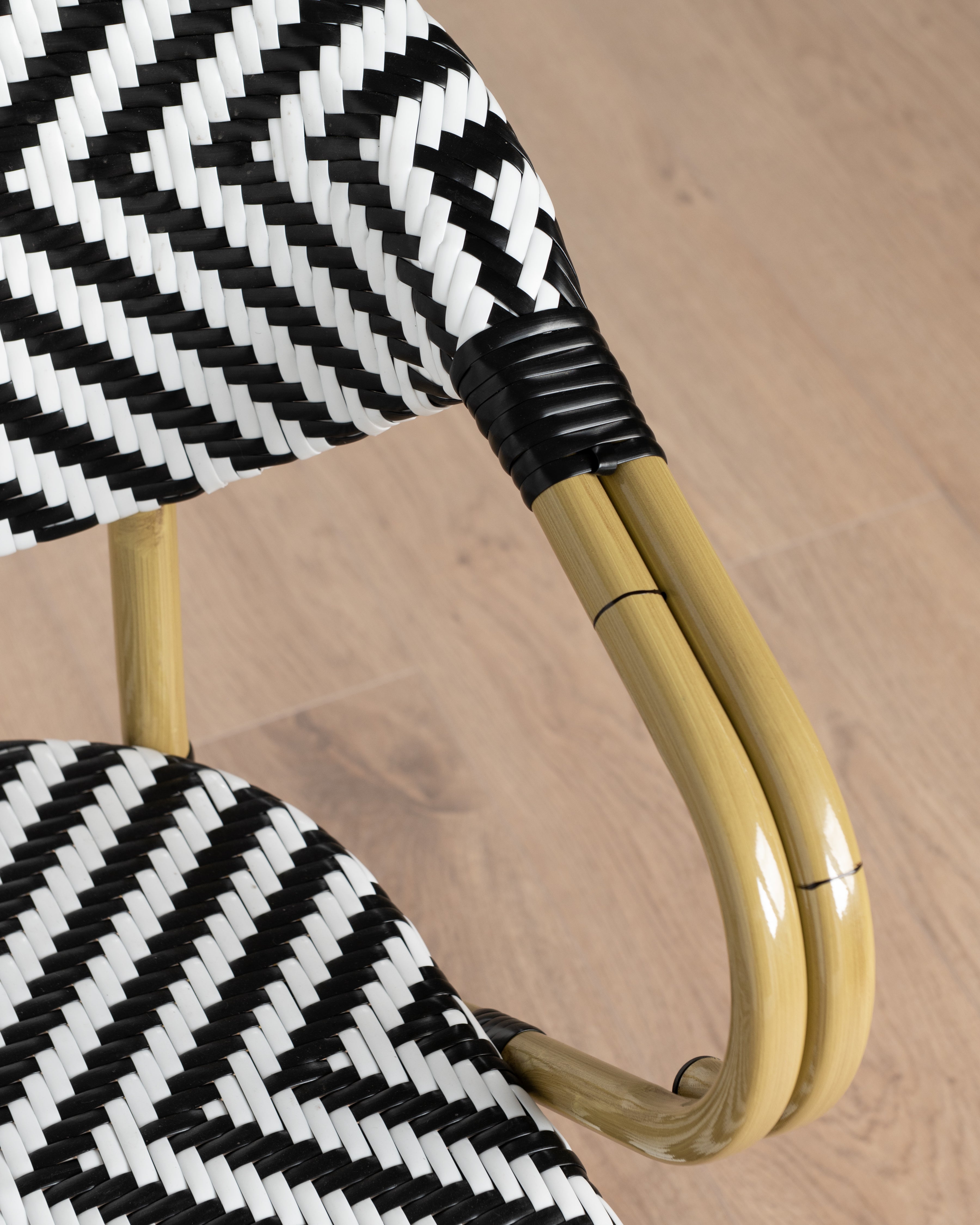 Brioche Armchair | Black