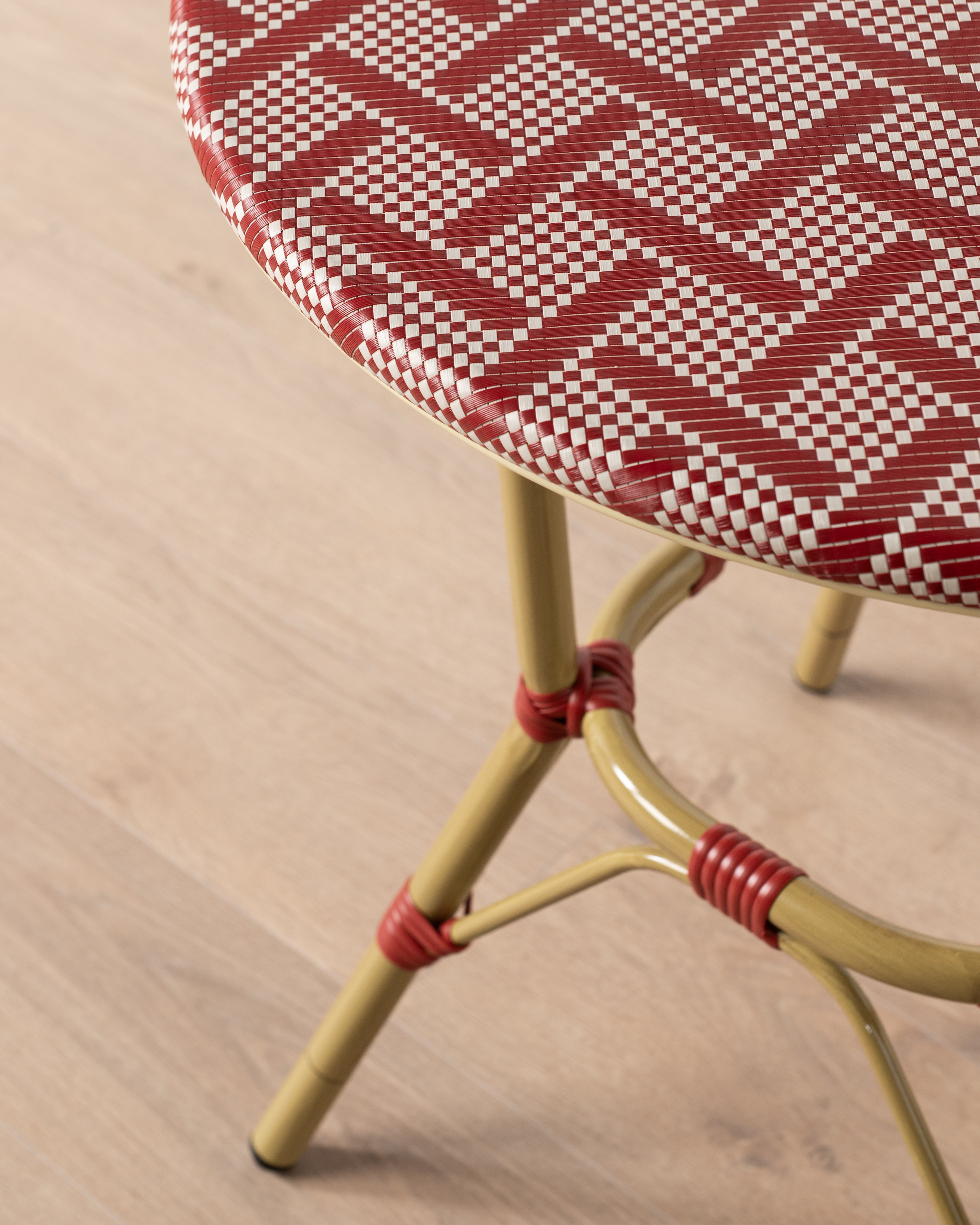 Brioche Cafe Table | Red
