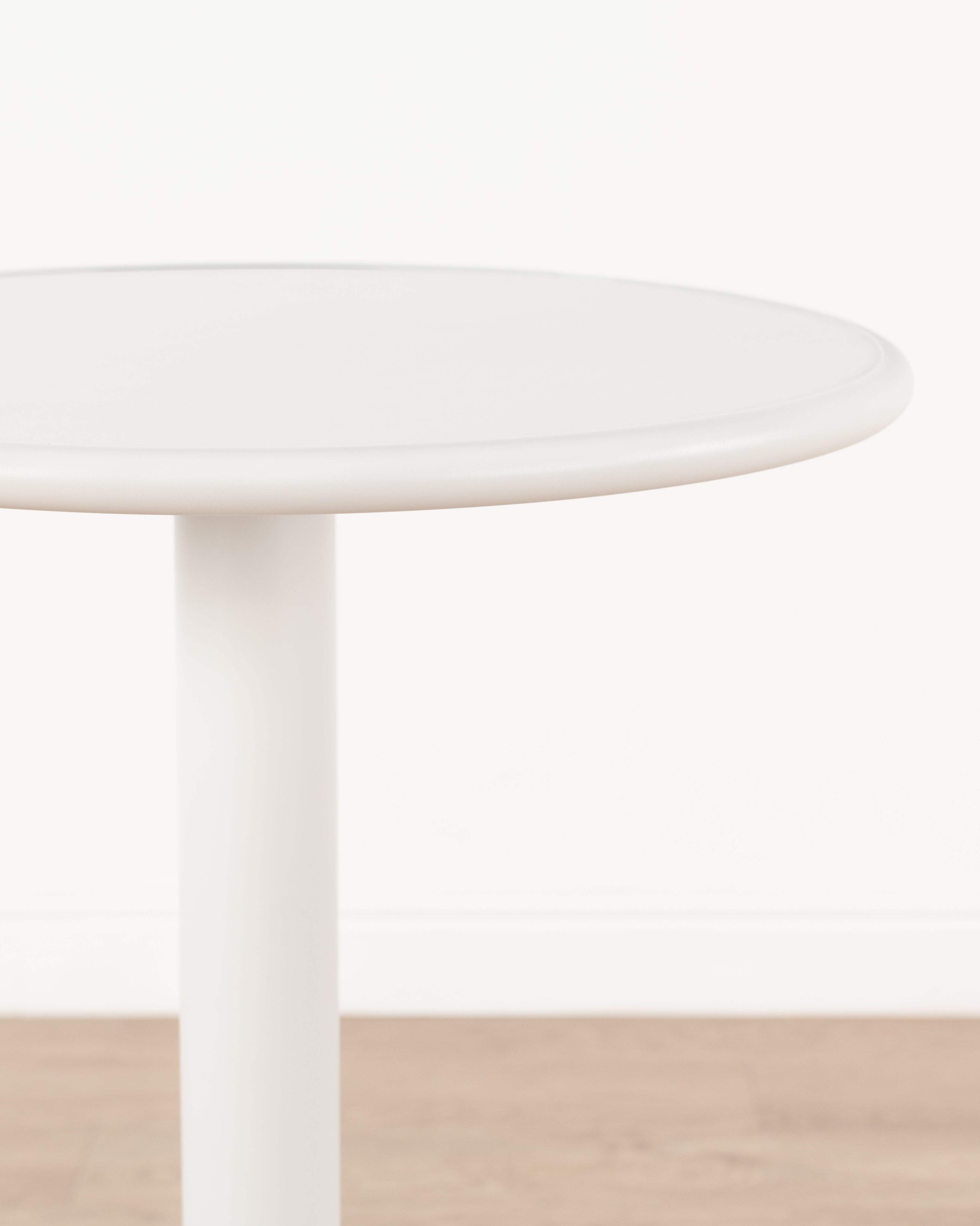 Resort Marina Bar Table