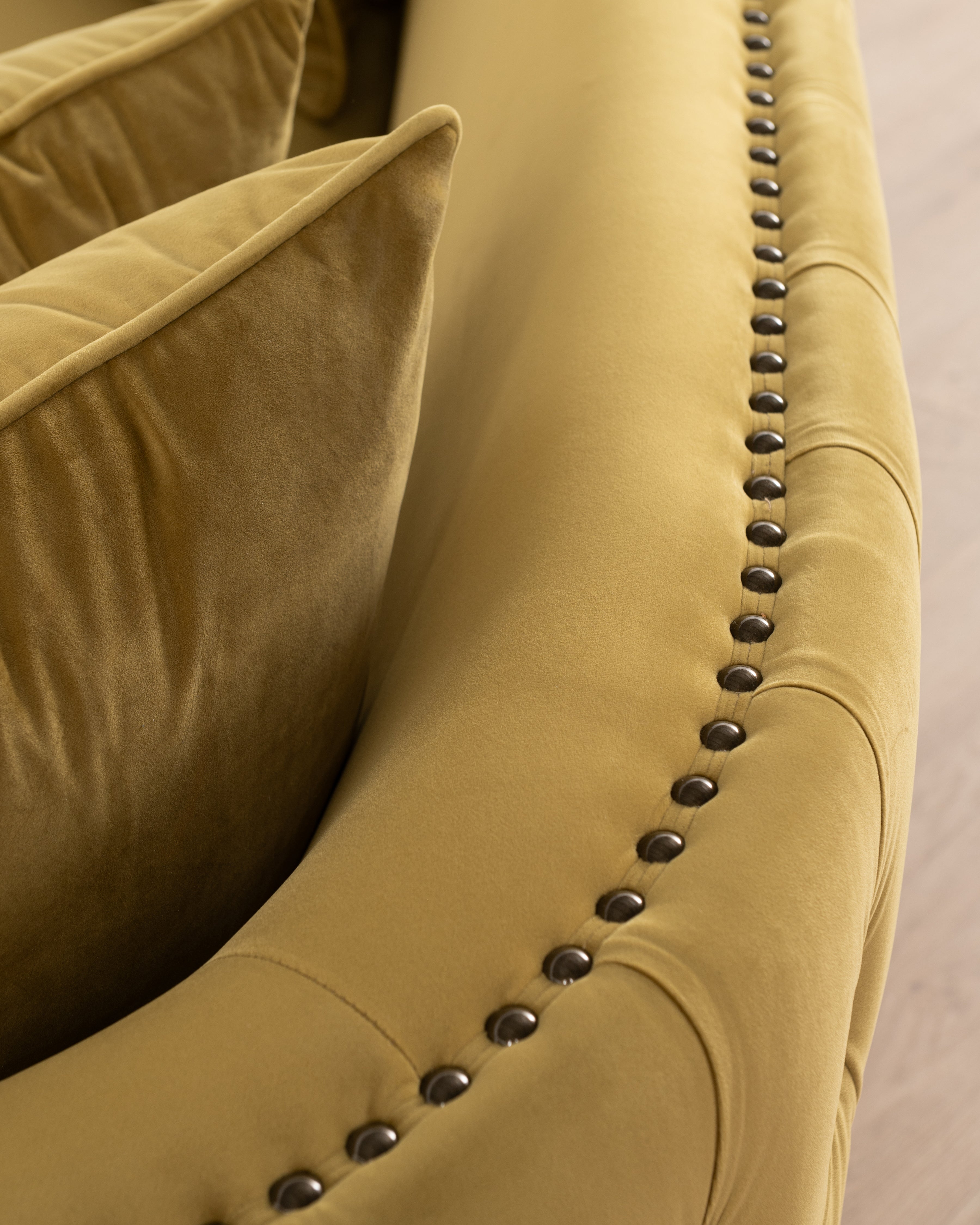 Luxe Gita 3-seater Sofa | Gold