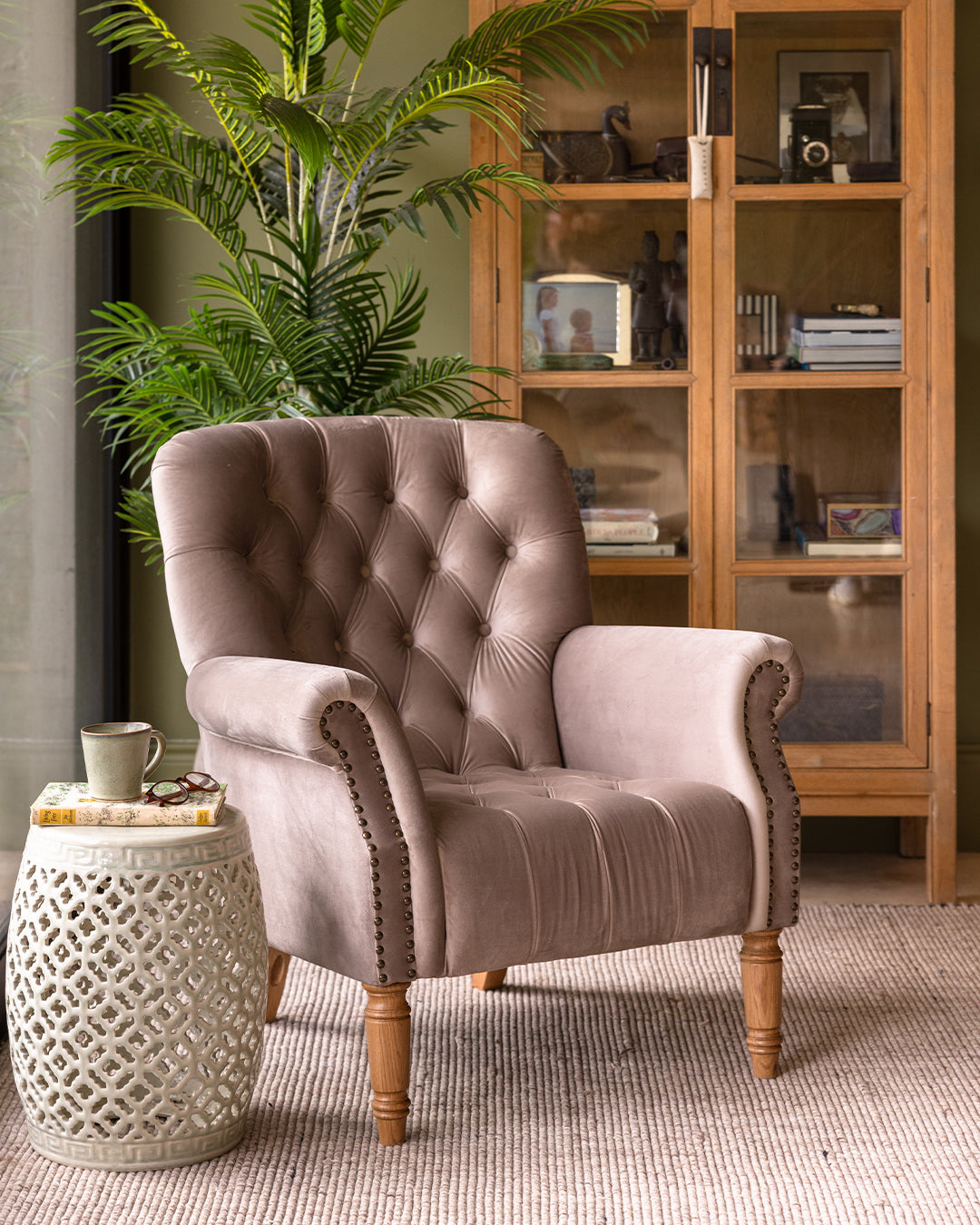 Luxe Windsor Armchair | Champagne