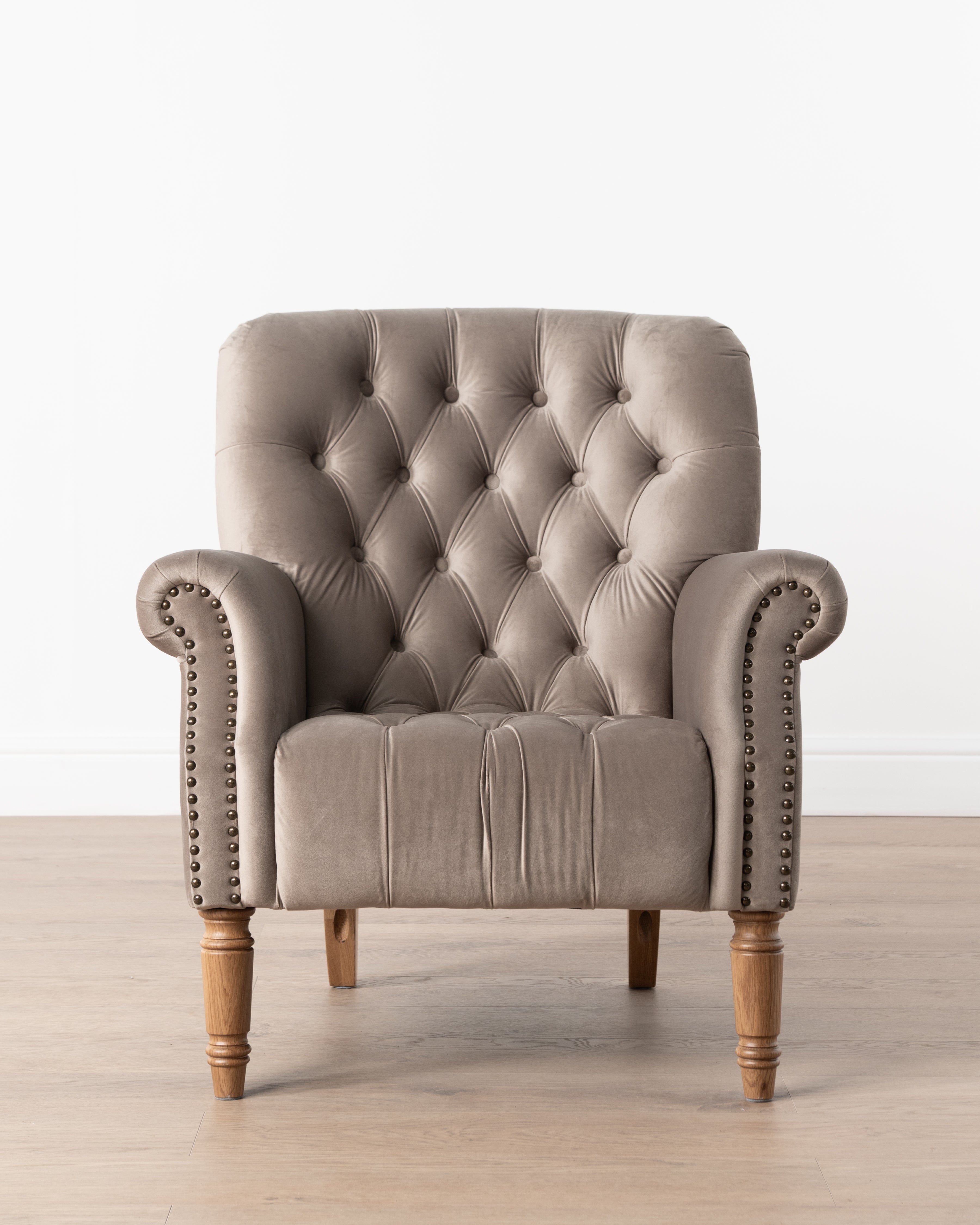 Luxe Windsor Armchair | Champagne